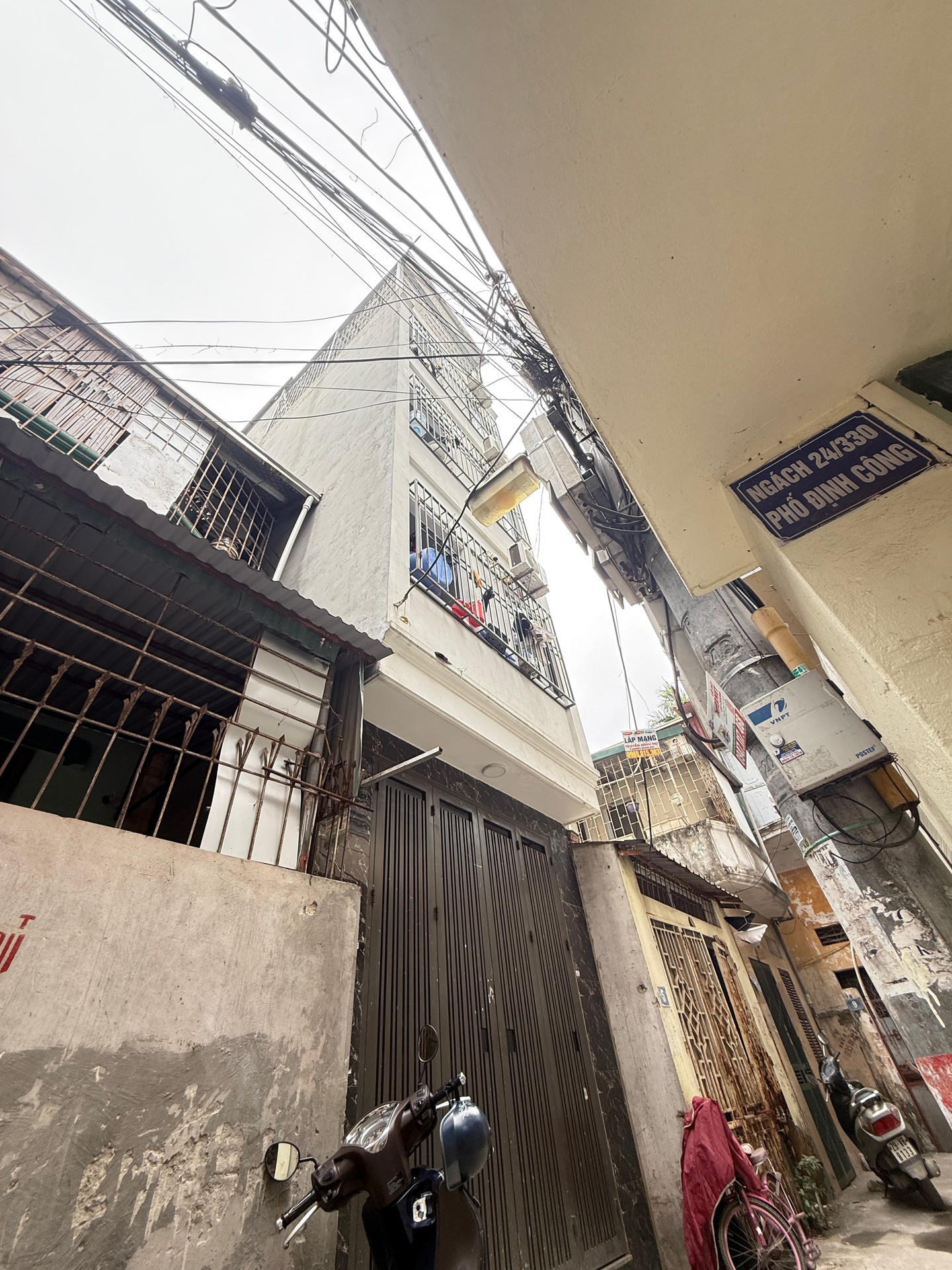 Bán nhà Định Công - diện tích 48m2 6 tầng - Gần phố - giá 11,8 tỷ
