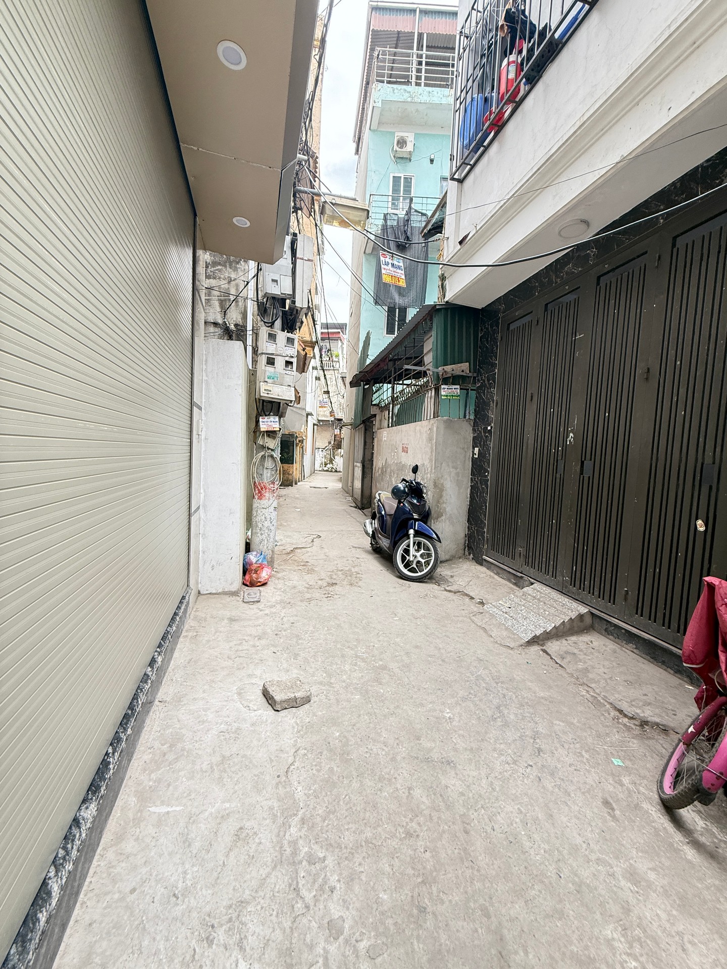 Bán nhà Định Công - diện tích 48m2 6 tầng - Gần phố - giá 11,8 tỷ