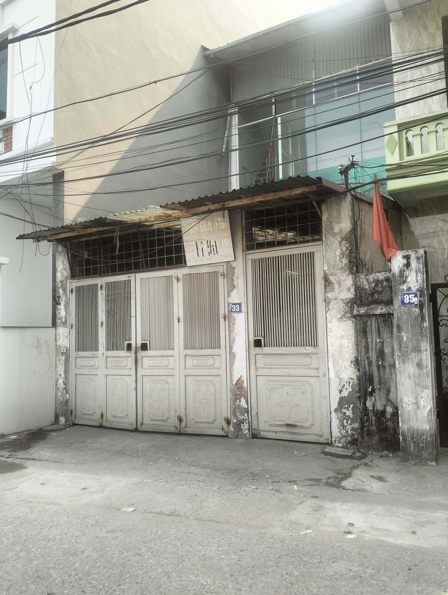 Bán nhà Kim Giang - diện tích 100m2 2 tầng - Ô tô vào nhà - giá 31 tỷ