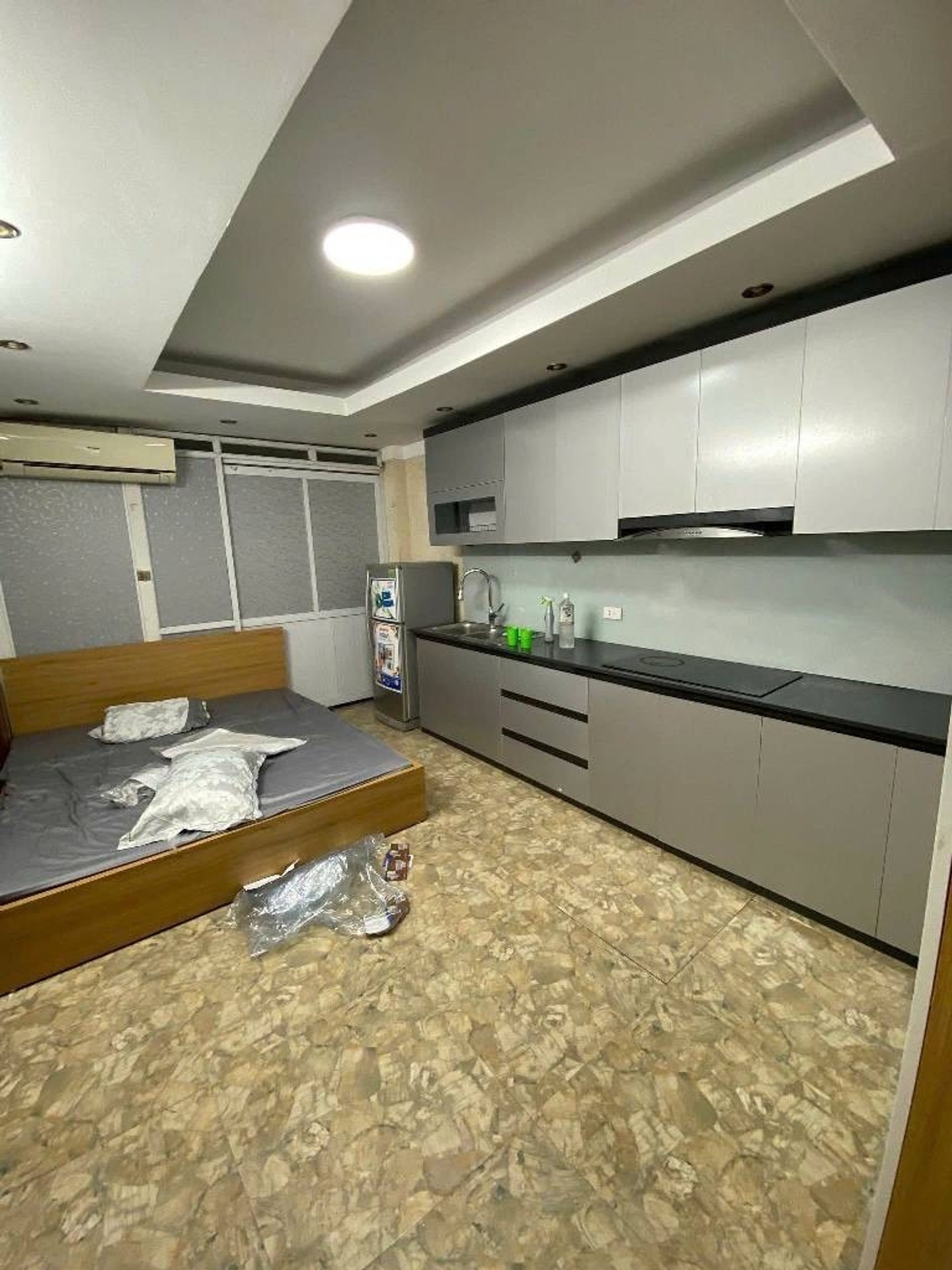 Bán nhà Tân Mai - diện tích 43m2 5 tầng - ô tô vào nhà - giá 12,2 tỷ