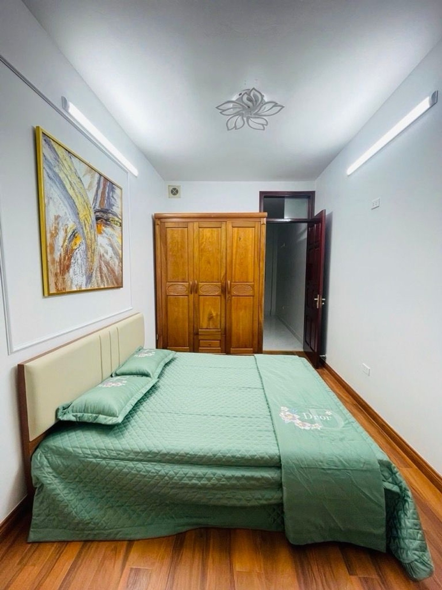 Bán nhà Trương Định - diện tích 20m2 5 tầng - Sổ đỏ vuông đét sẵn sàng giao dịch - giá 6,3 tỷ