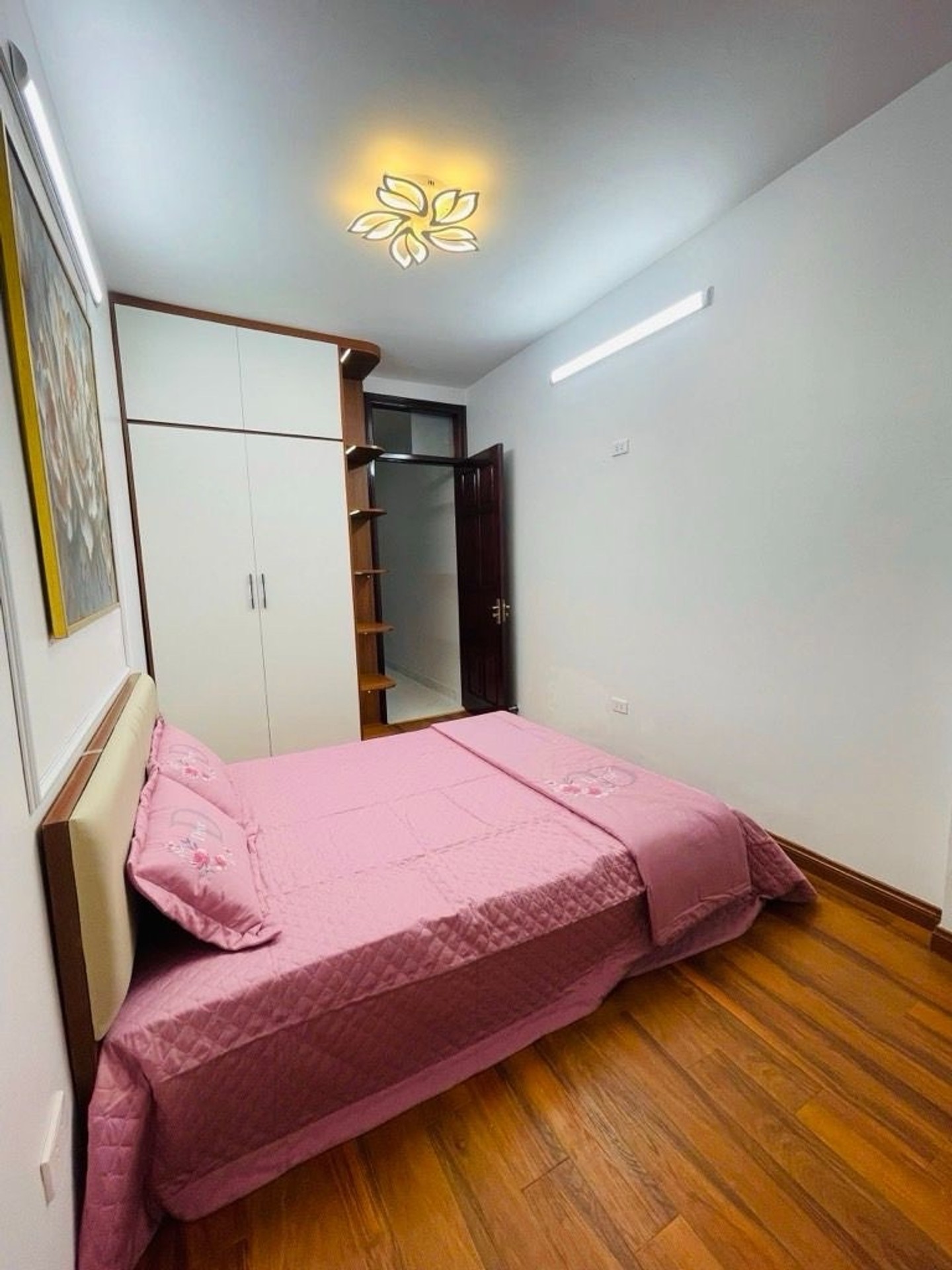 Bán nhà Trương Định - diện tích 20m2 5 tầng - Sổ đỏ vuông đét sẵn sàng giao dịch - giá 6,3 tỷ