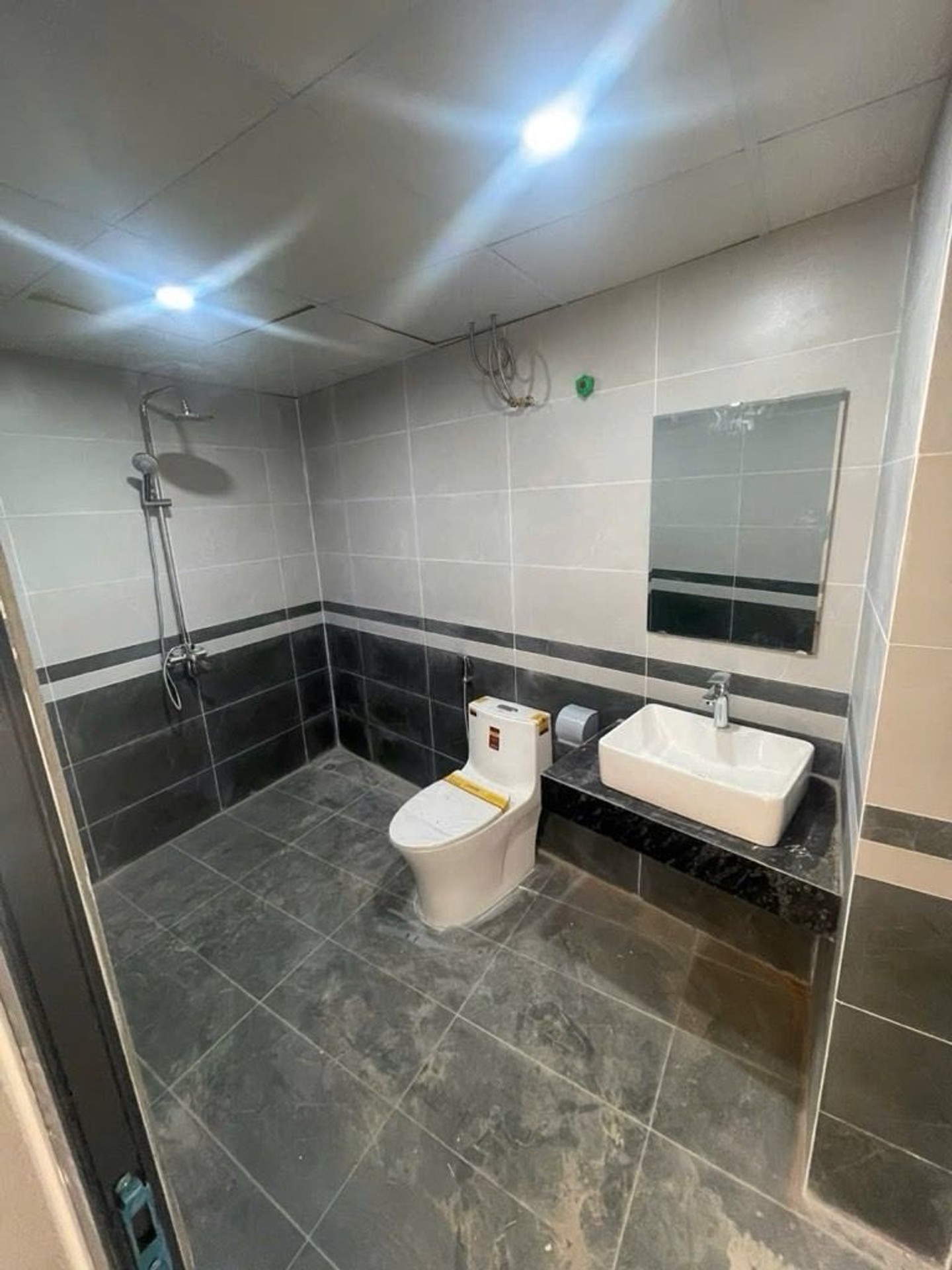 Bán nhà Trương Định - diện tích 20m2 5 tầng - Sổ đỏ vuông đét sẵn sàng giao dịch - giá 6,3 tỷ