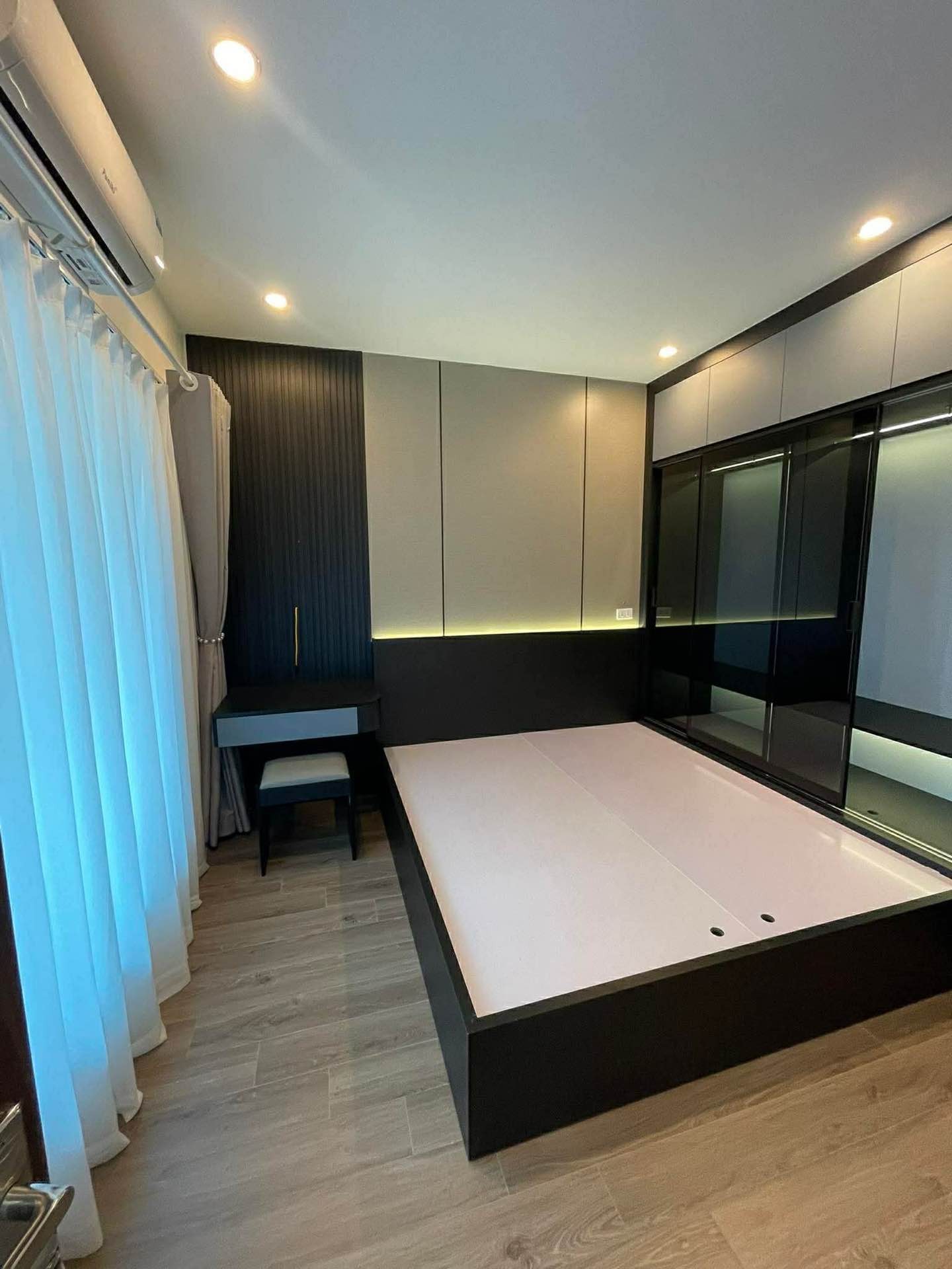 Bán nhà Kim Ngưu - diện tích 70m2 4 tầng - Ô Tô ĐỖ CHÂN CẦU THANG - giá 4,55 tỷ