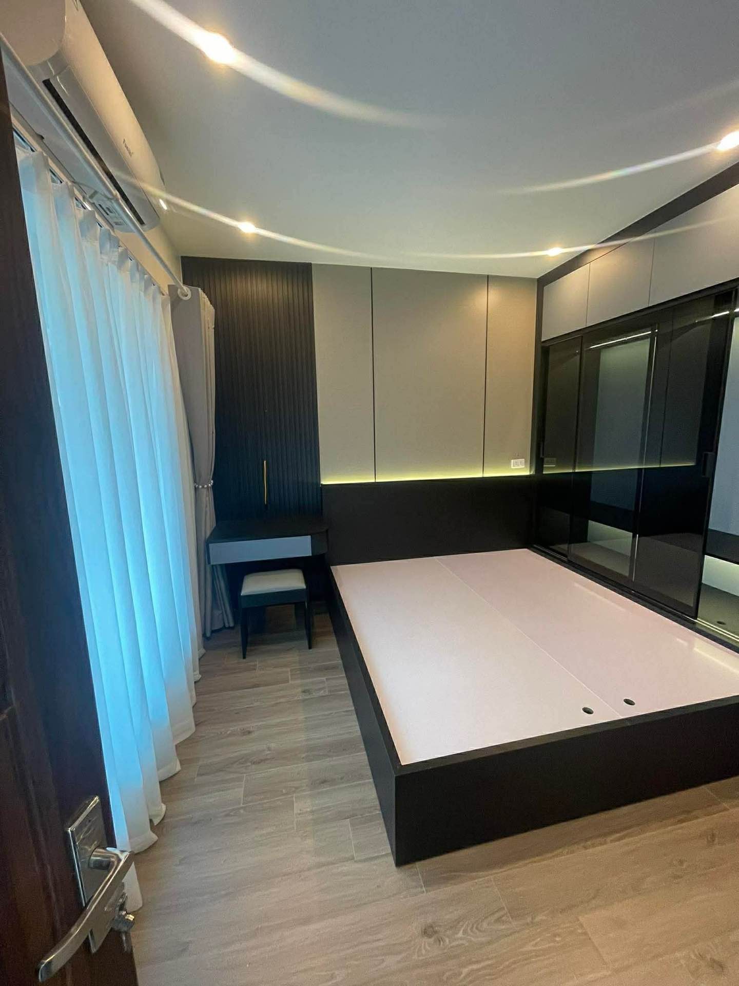 Bán nhà Kim Ngưu - diện tích 70m2 4 tầng - Ô Tô ĐỖ CHÂN CẦU THANG - giá 4,55 tỷ