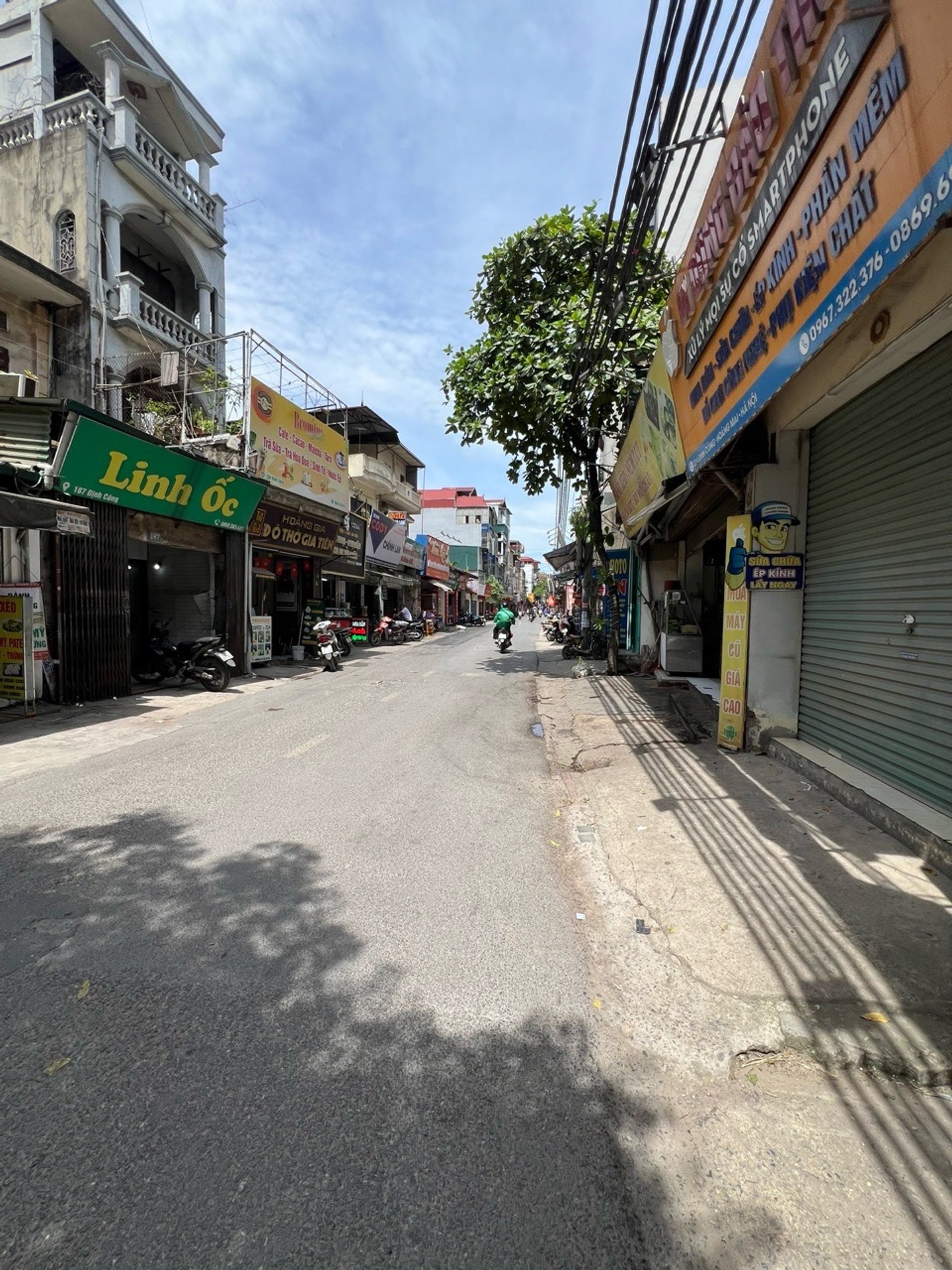 Bán nhà Định Công - diện tích 81m2 4 tầng - Mặt phố 2 mặt thoáng - giá 32 tỷ
