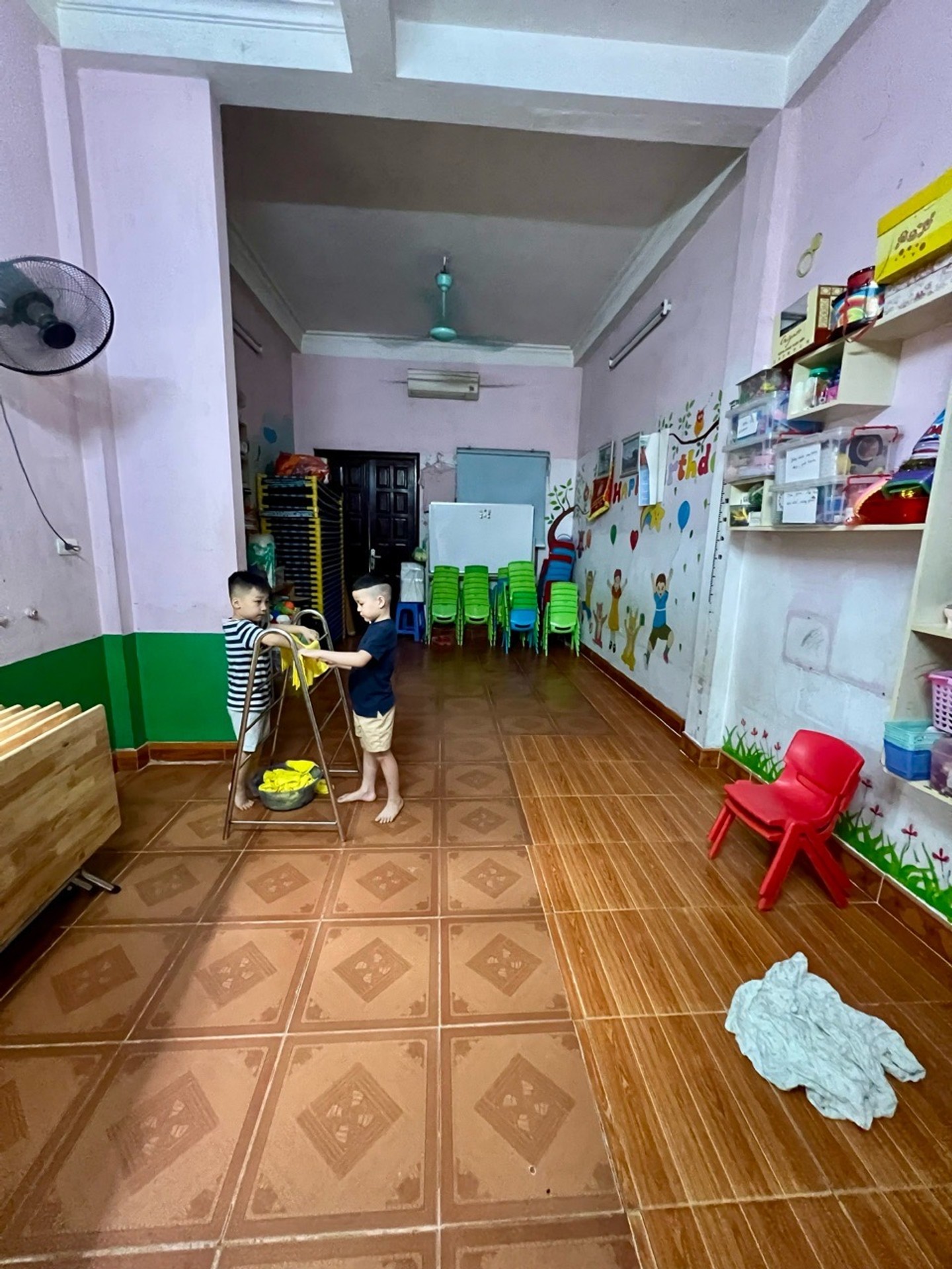 Bán nhà Định Công - diện tích 81m2 4 tầng - Mặt phố 2 mặt thoáng - giá 32 tỷ