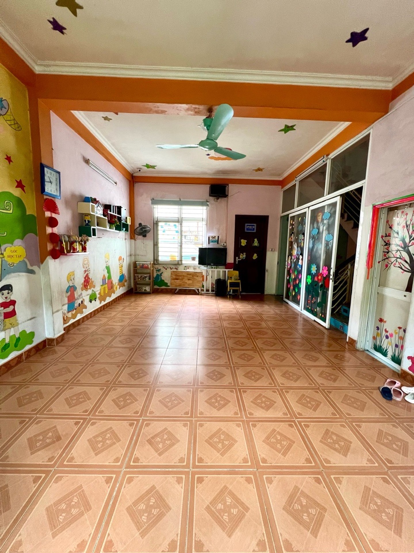 Bán nhà Định Công - diện tích 81m2 4 tầng - Mặt phố 2 mặt thoáng - giá 32 tỷ