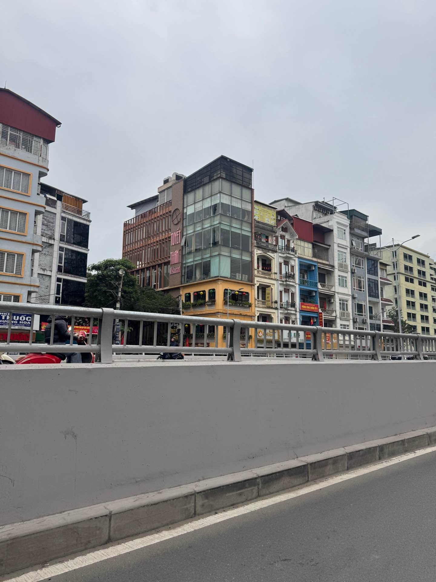 Bán nhà Kim Đồng - diện tích 104m2 7 tầng - Lô góc 3 mặt thoáng - giá 80 tỷ