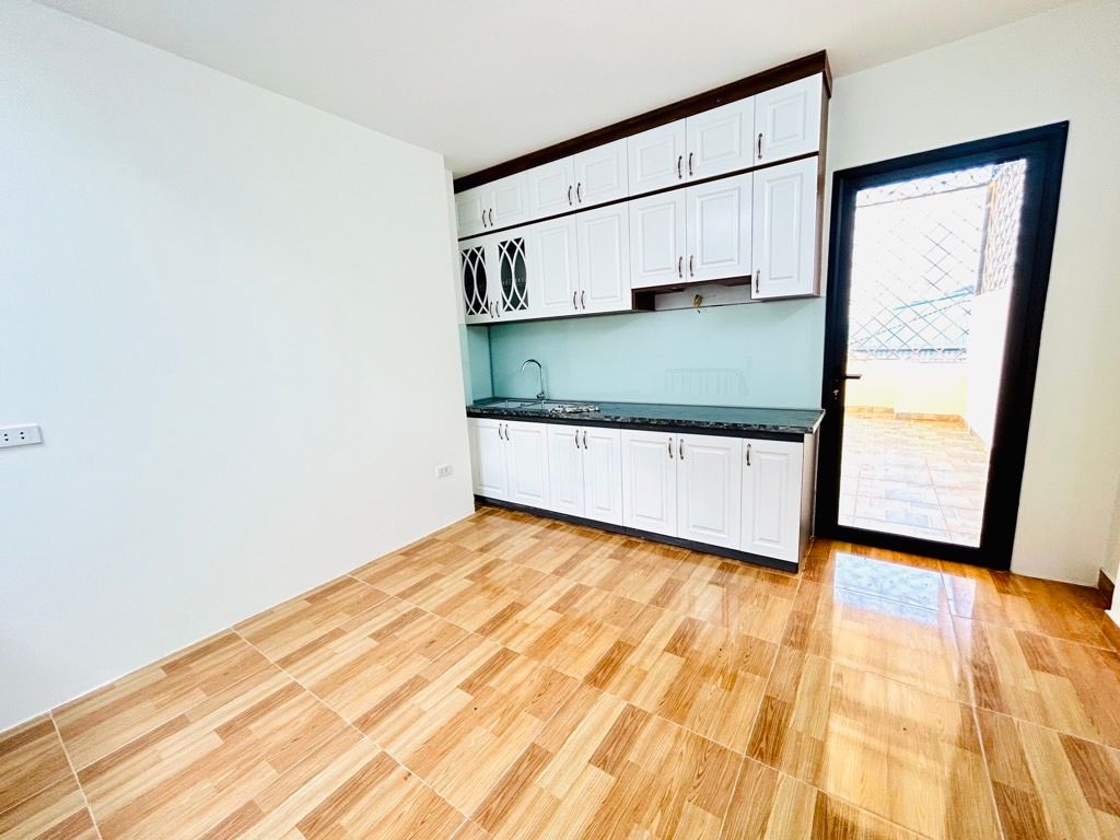 Bán nhà Vĩnh Hưng - diện tích 40m2 5 tầng - Gara ô tô, thang máy - giá 12,5 tỷ