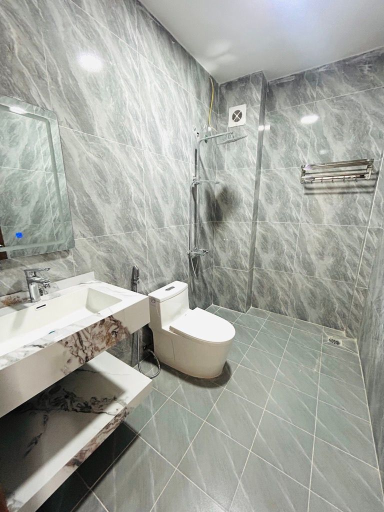 Bán nhà Vĩnh Hưng - diện tích 40m2 5 tầng - Gara ô tô, thang máy - giá 12,5 tỷ