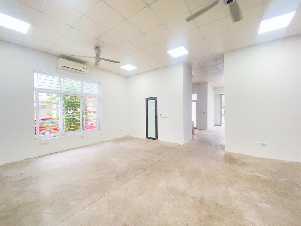 Bán nhà Ngõ 4 Đại Mỗ - diện tích 160m2 5 tầng - Lô góc 3 mặt thoáng - giá 5,3 tỷ