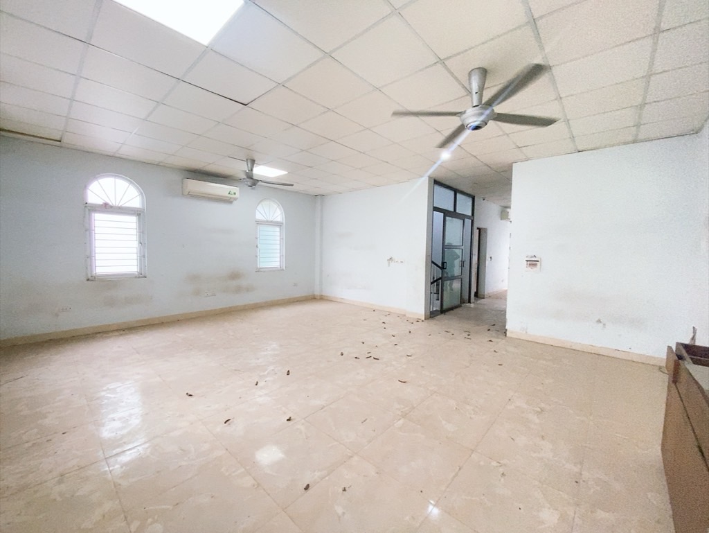 Bán nhà Ngõ 4 Đại Mỗ - diện tích 160m2 5 tầng - Lô góc 3 mặt thoáng - giá 5,3 tỷ