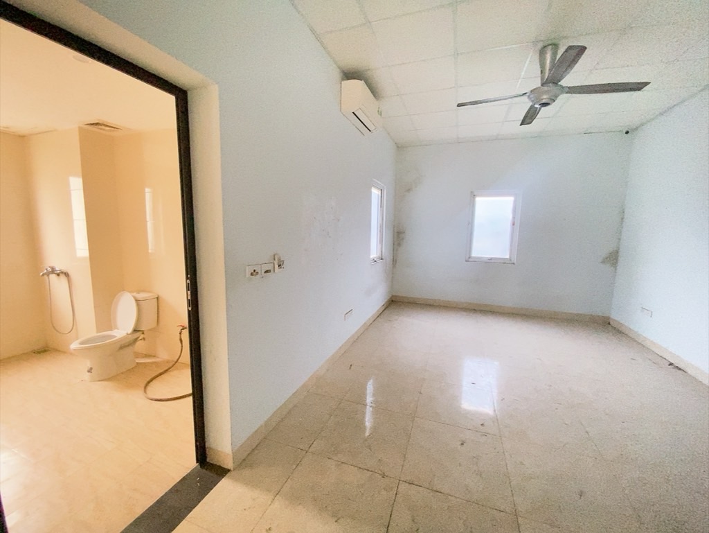 Bán nhà Ngõ 4 Đại Mỗ - diện tích 160m2 5 tầng - Lô góc 3 mặt thoáng - giá 5,3 tỷ