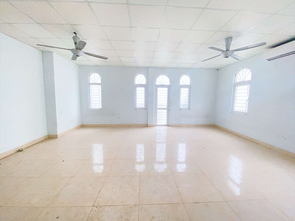 Bán nhà Ngõ 4 Đại Mỗ - diện tích 160m2 5 tầng - Lô góc 3 mặt thoáng - giá 5,3 tỷ