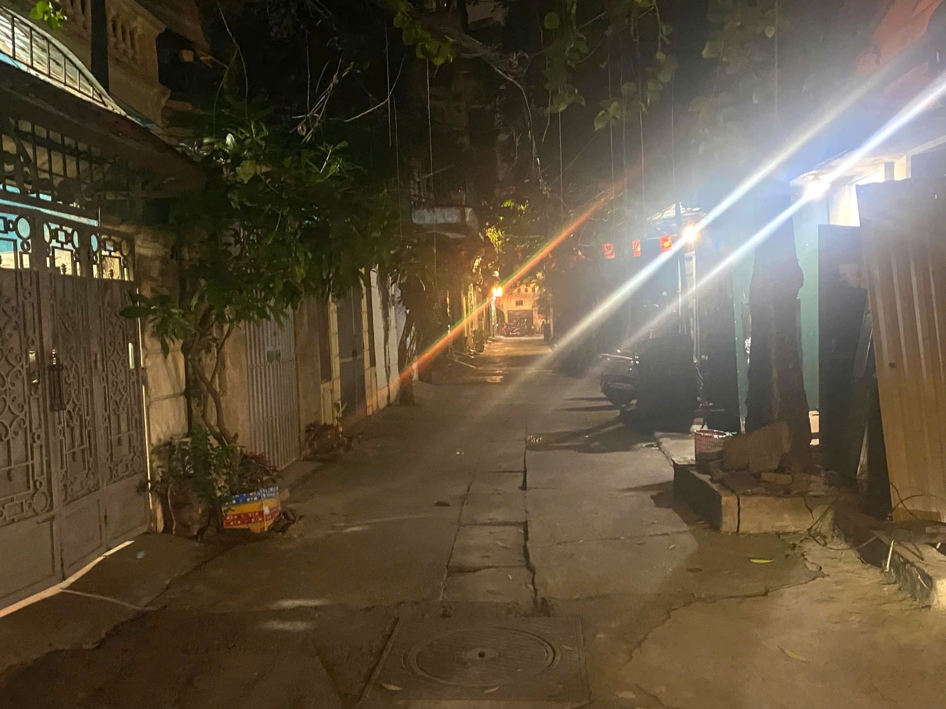 Bán nhà Ngõ Tự Do - diện tích 64m2 4 tầng - Lô góc 3 mặt thoáng - giá 27 tỷ