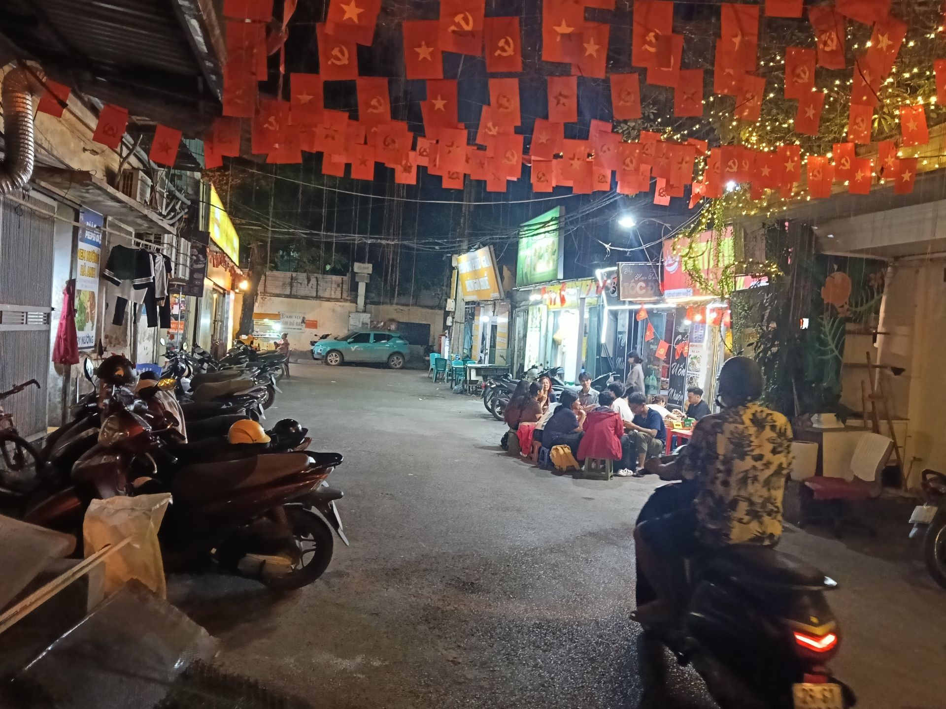 Bán nhà Ngõ Tự Do - diện tích 64m2 4 tầng - Lô góc 3 mặt thoáng - giá 27 tỷ