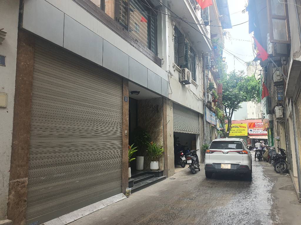 Bán nhà Trương Định - diện tích 32m2 5 tầng - Ô TÔ TRÁNH - giá 10,2 tỷ