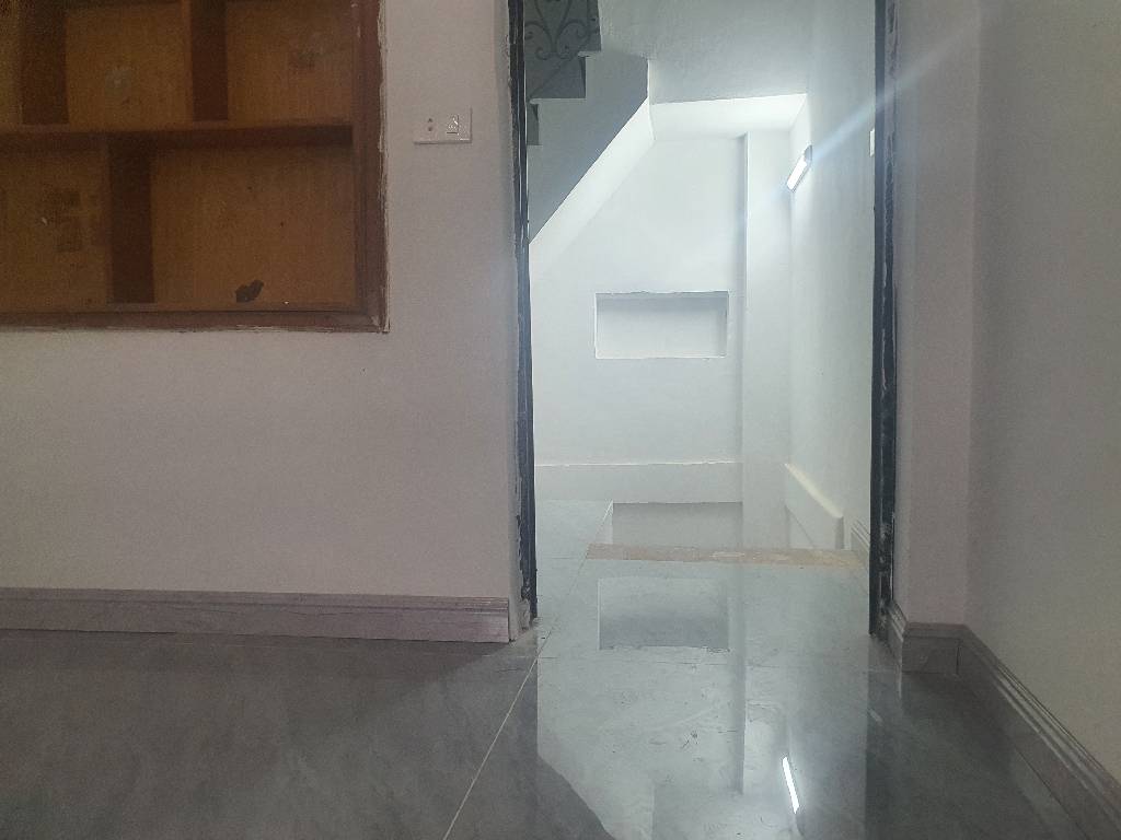 Bán nhà Trương Định - diện tích 32m2 5 tầng - Ô TÔ TRÁNH - giá 10,2 tỷ
