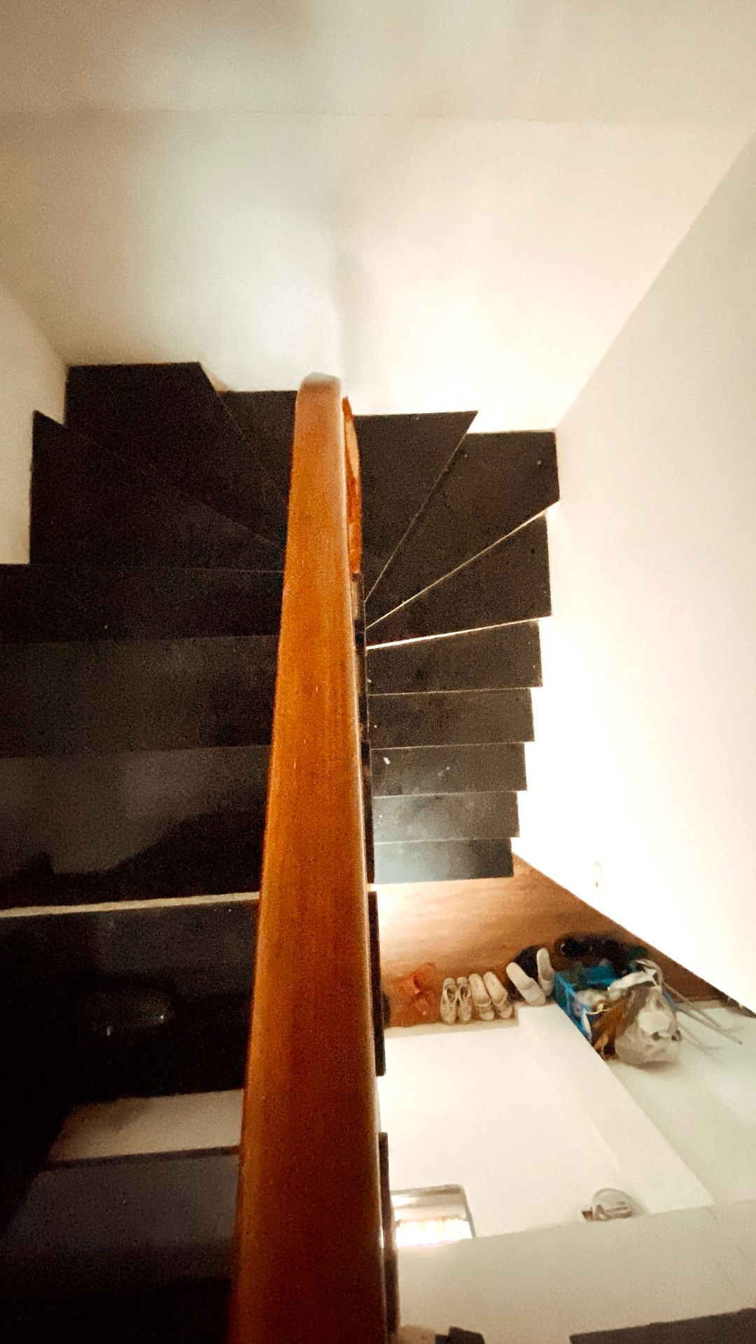 Bán nhà Nguyễn Khoái - diện tích 69m2 4 tầng - Mặt ngõ lô góc - giá 7,2 tỷ