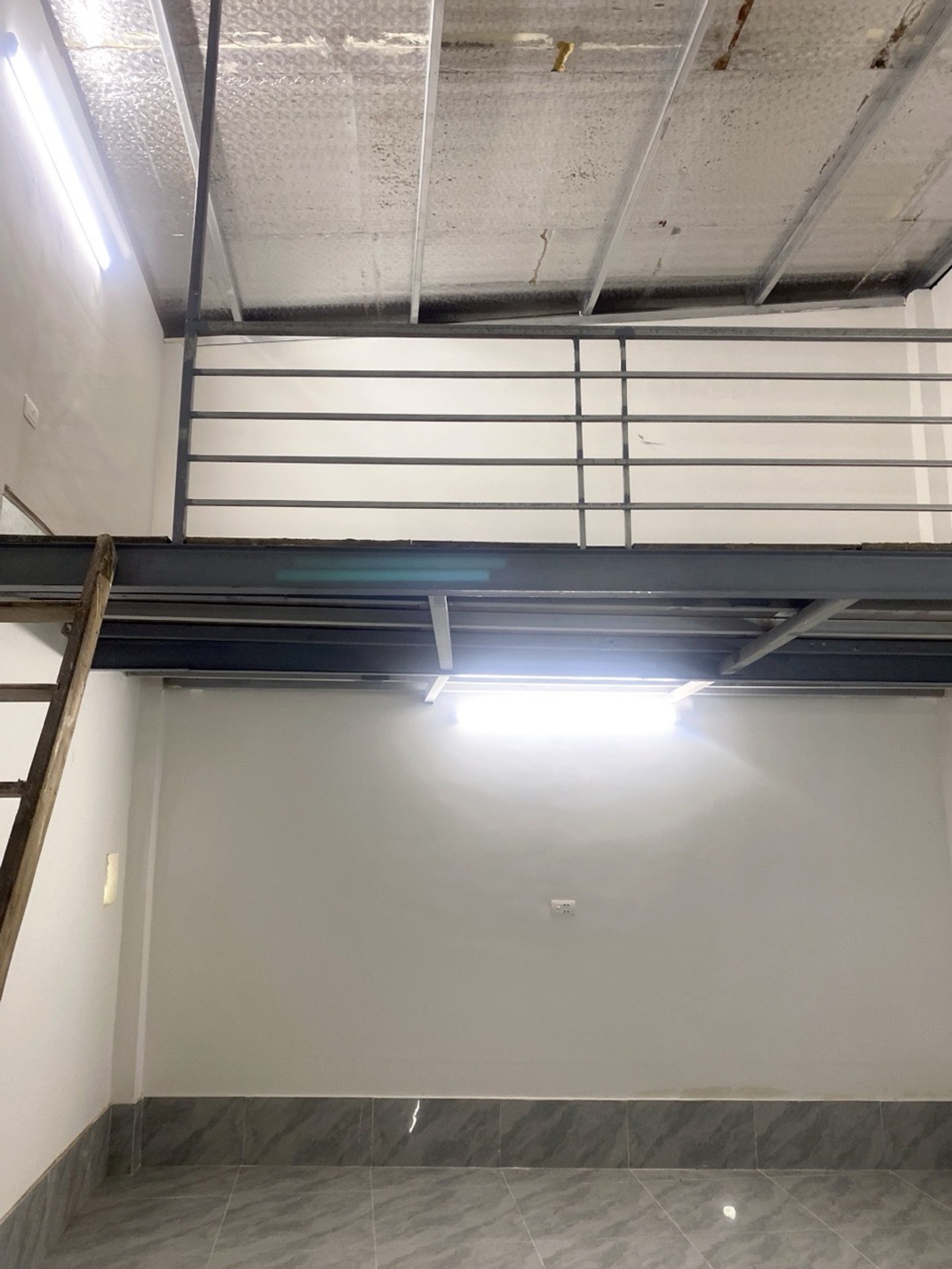Bán nhà Định Công Thượng - diện tích 61m2 2 tầng - Lô góc - giá 12,5 tỷ
