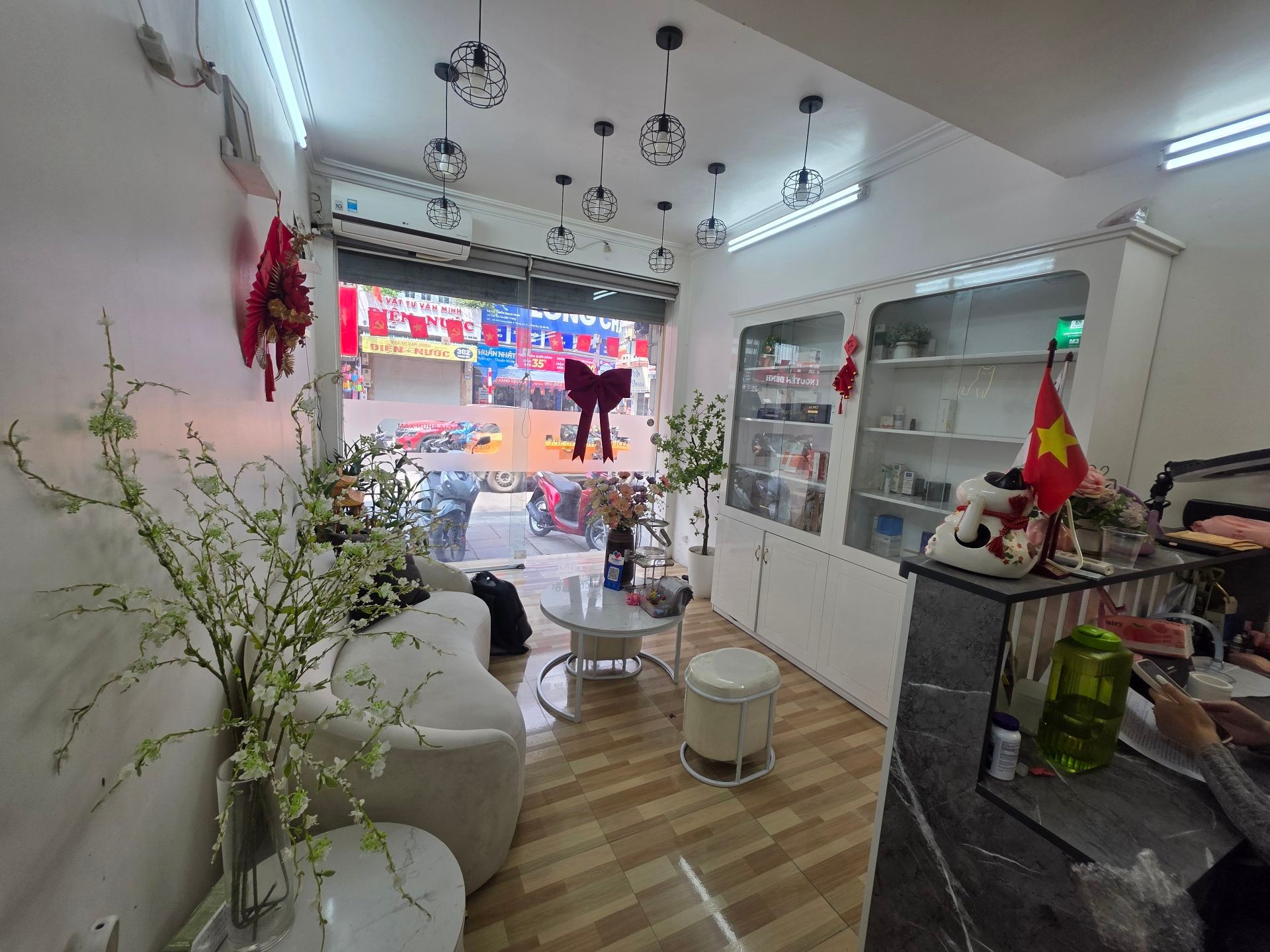 Bán nhà Trương Định - diện tích 18m2 4 tầng - Mặt phố VIP - giá 13,95 tỷ