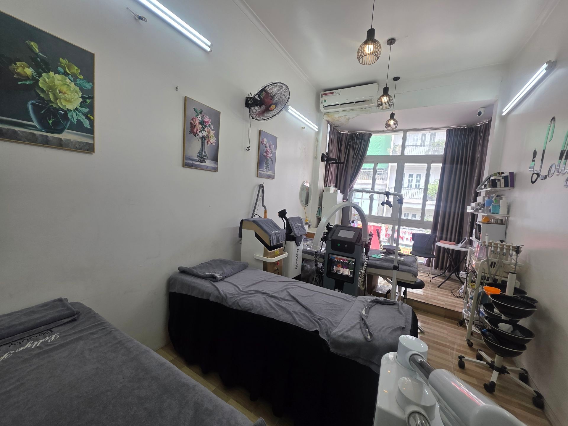 Bán nhà Trương Định - diện tích 18m2 4 tầng - Mặt phố VIP - giá 13,95 tỷ