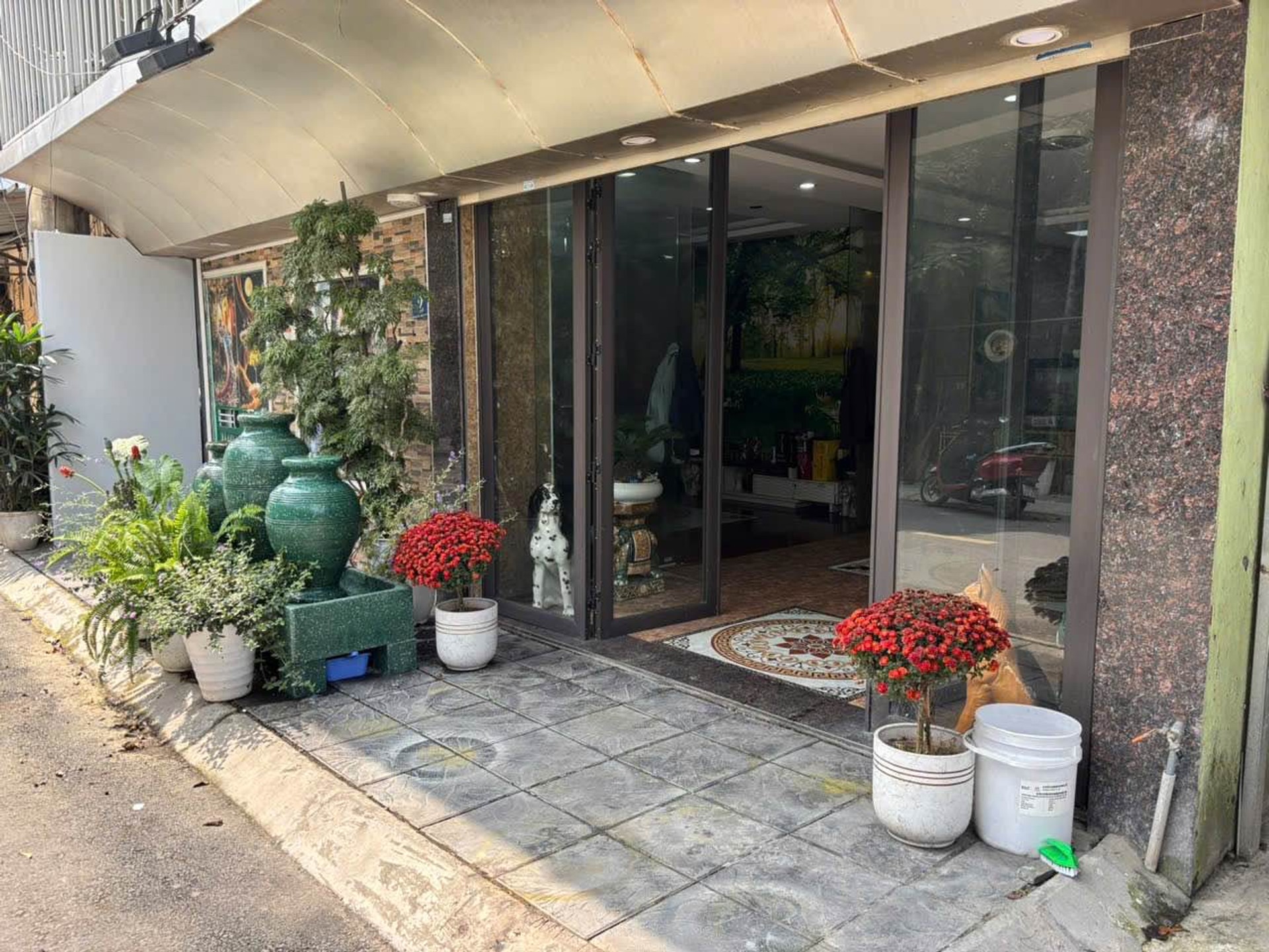 Bán nhà Nguyễn Khoái - diện tích 92m2 2 tầng - Ô TÔ TRÁNH - giá 11,5 tỷ
