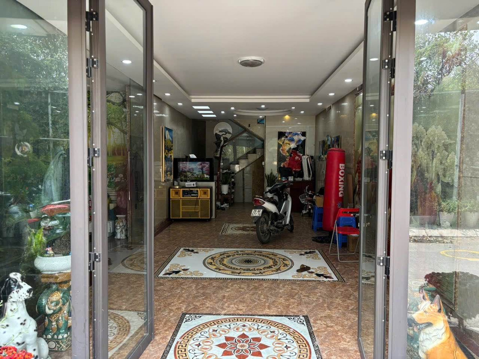 Bán nhà Nguyễn Khoái - diện tích 92m2 2 tầng - Ô TÔ TRÁNH - giá 11,5 tỷ