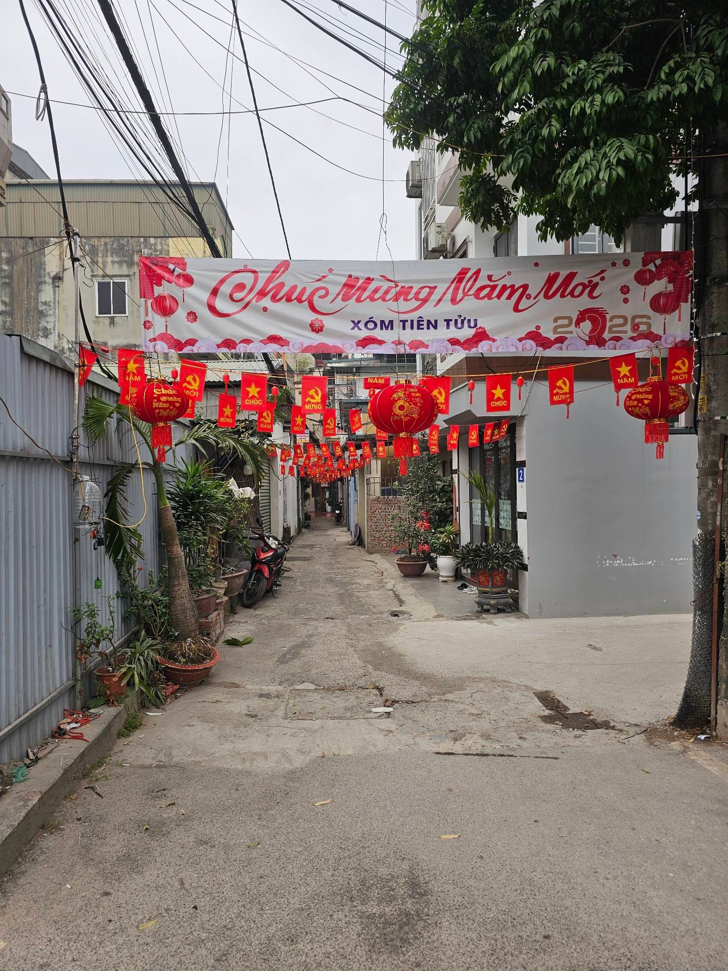 Bán nhà Giải Phóng - diện tích 28m2 3 tầng - Nhà mới ở ngay - giá 4,4 tỷ