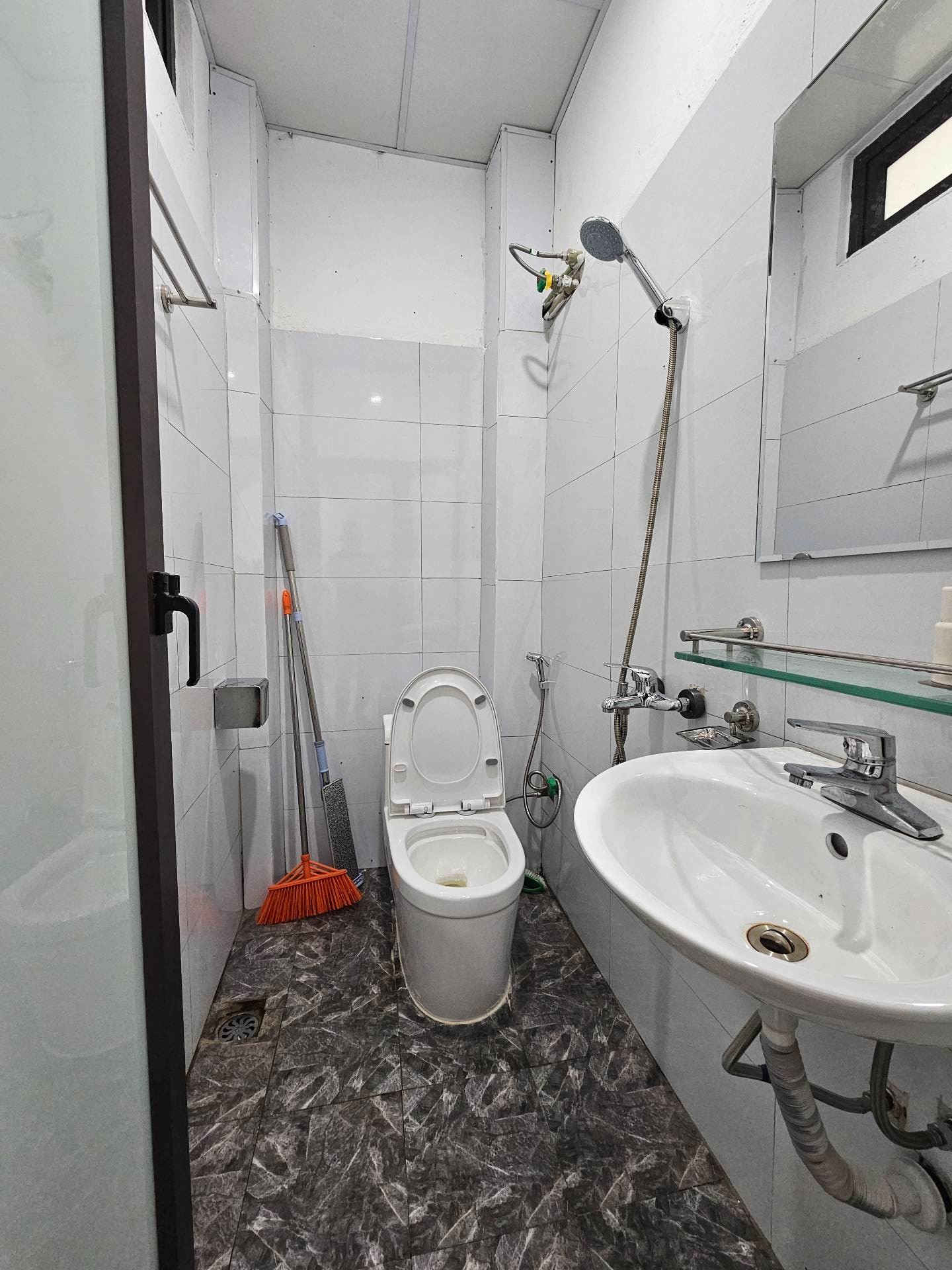 Bán nhà Giải Phóng - diện tích 28m2 3 tầng - Nhà mới ở ngay - giá 4,4 tỷ