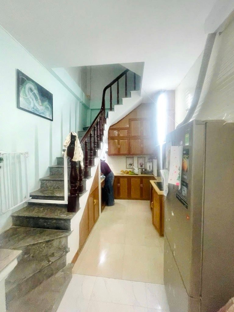Bán nhà Ngõ Thống Nhất - diện tích 40m2 5 tầng - Nhà đẹp hiếm có - giá 9,2 tỷ