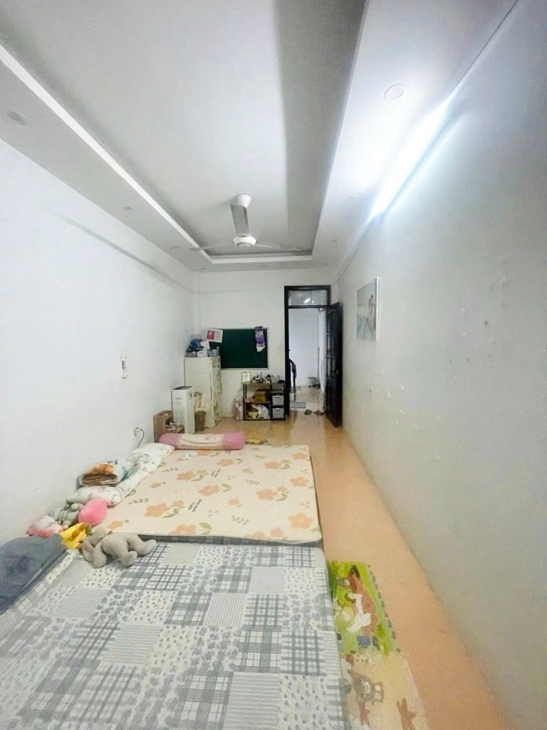 Bán nhà Ngõ Thống Nhất - diện tích 40m2 5 tầng - Nhà đẹp hiếm có - giá 9,2 tỷ