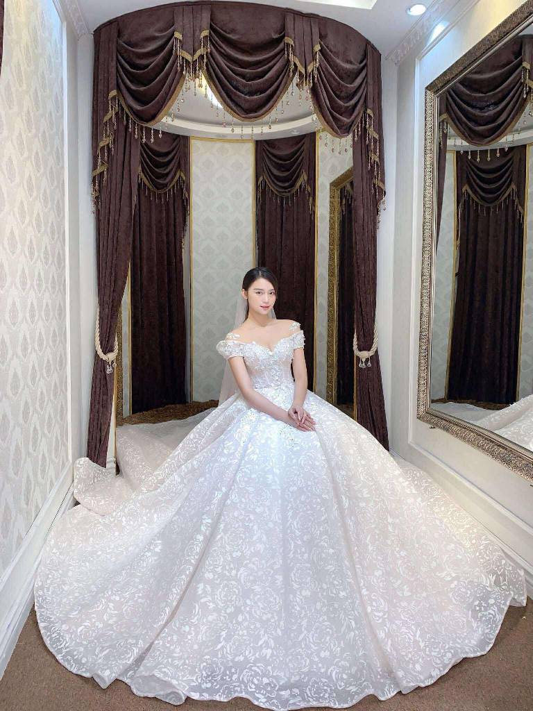 Bán nhà Phố Huế - diện tích 132m2 6 tầng - Mặt phố kinh doanh - giá 200 tỷ