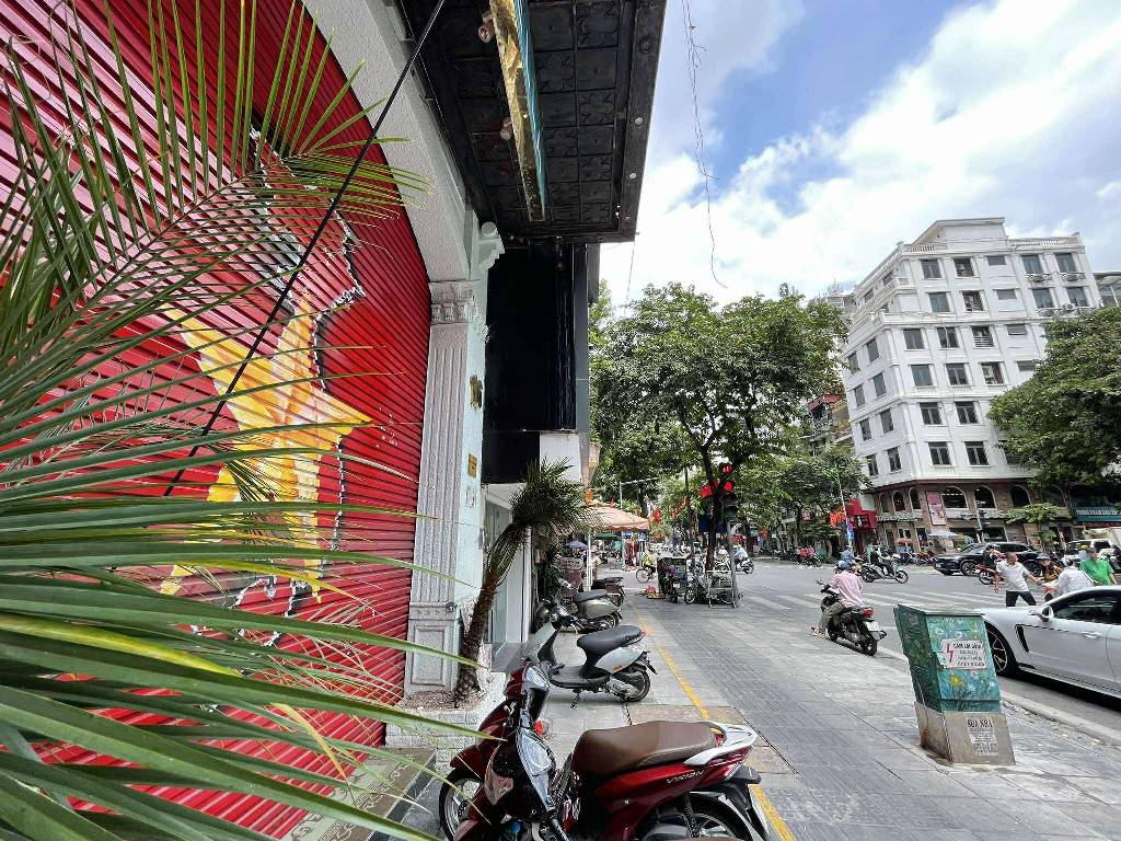 Bán nhà Phố Huế - diện tích 132m2 6 tầng - Mặt phố kinh doanh - giá 200 tỷ