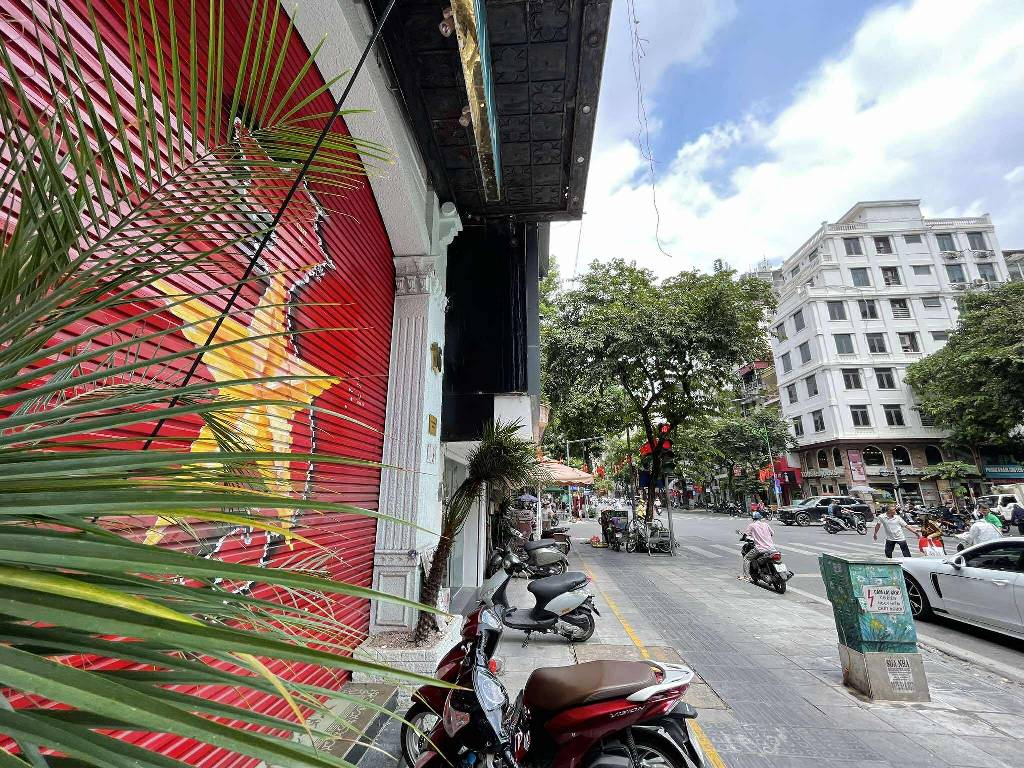 Bán nhà Phố Huế - diện tích 132m2 6 tầng - Mặt phố kinh doanh - giá 200 tỷ