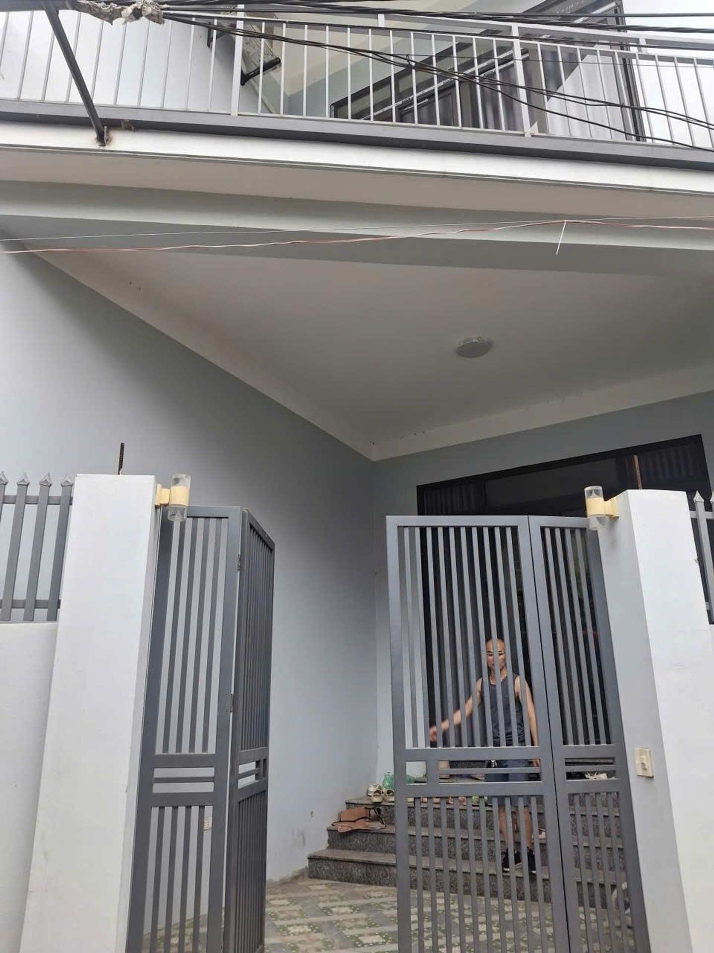 Bán nhà Ngõ ngách - diện tích 256.5m2 3 tầng - Ô TÔ 4 CHỖ ĐỖ CỬA - giá 25,6 tỷ