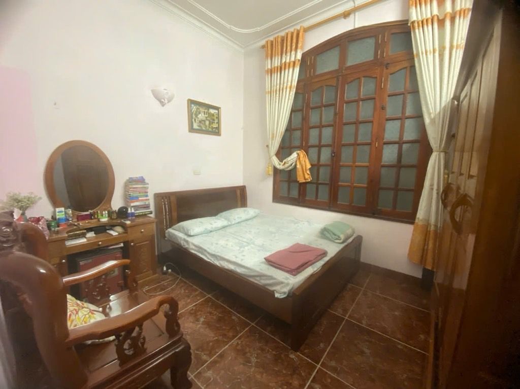 Bán nhà Tân Mai - diện tích 43m2 4 tầng - ô tô qua nhà - giá 16,5 tỷ