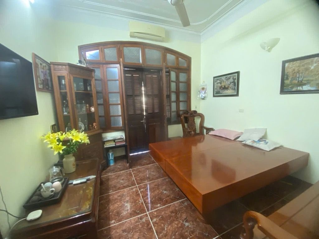 Bán nhà Tân Mai - diện tích 43m2 4 tầng - ô tô qua nhà - giá 16,5 tỷ