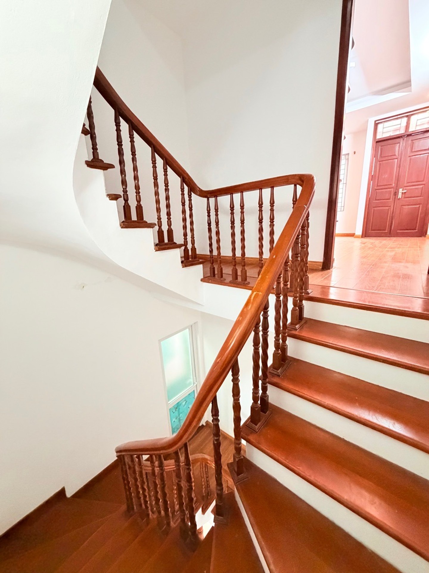 Bán nhà Giáp Bát - diện tích 37m2 5 tầng - nhà dân xây, full nội thất đẹp - giá 9,99 tỷ