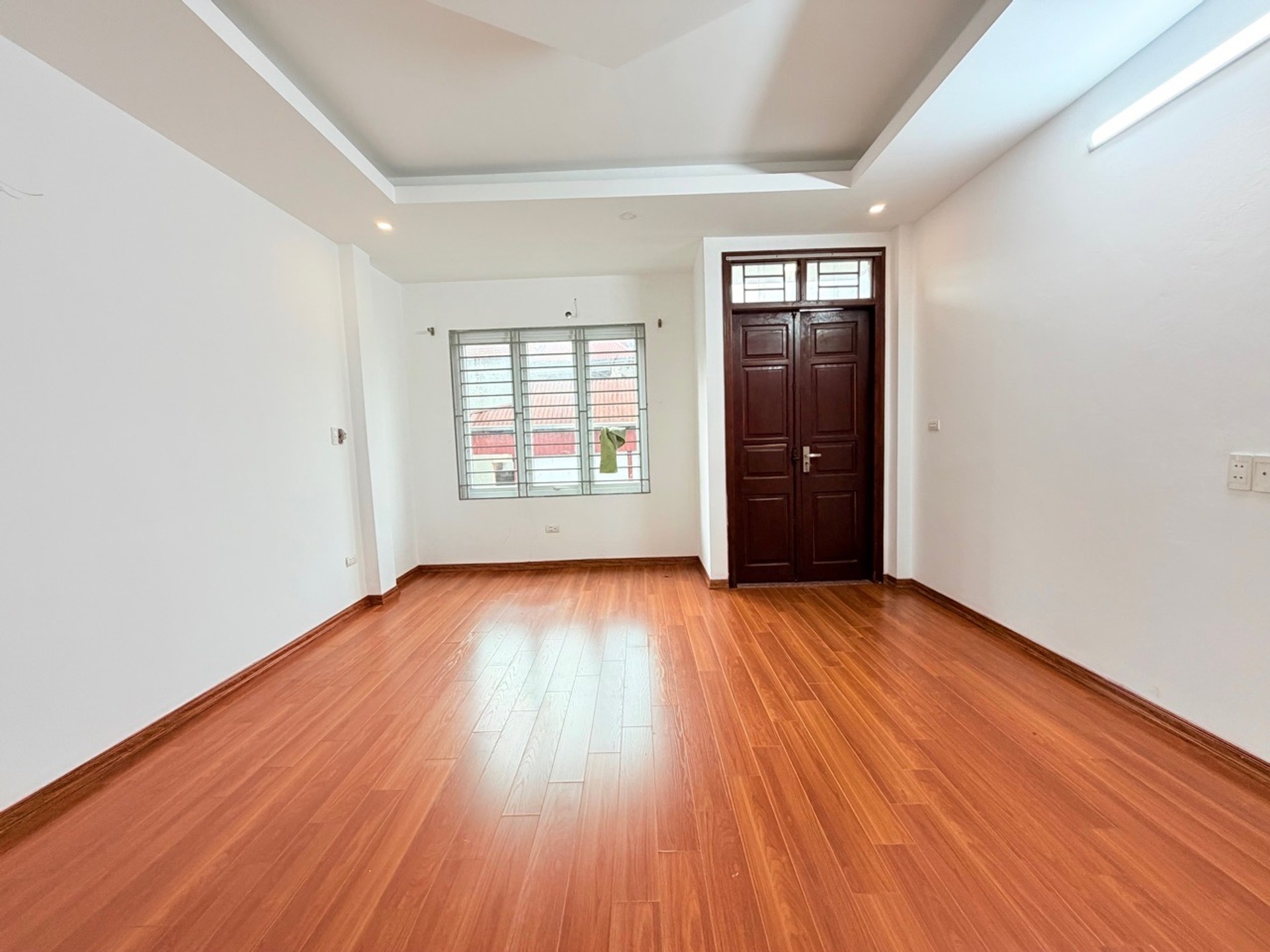 Bán nhà Giáp Bát - diện tích 37m2 5 tầng - nhà dân xây, full nội thất đẹp - giá 9,99 tỷ