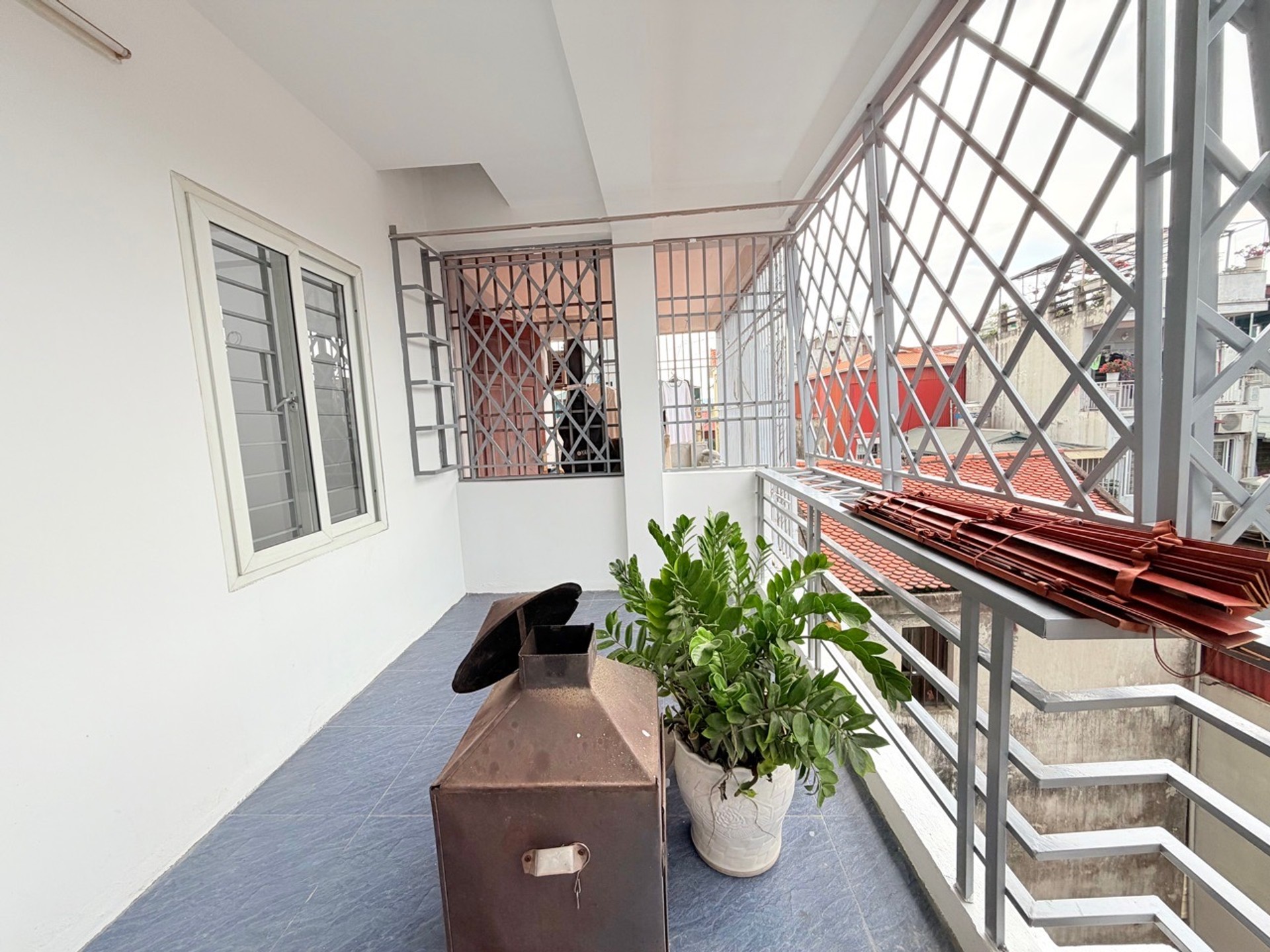 Bán nhà Giáp Bát - diện tích 37m2 5 tầng - nhà dân xây, full nội thất đẹp - giá 9,99 tỷ