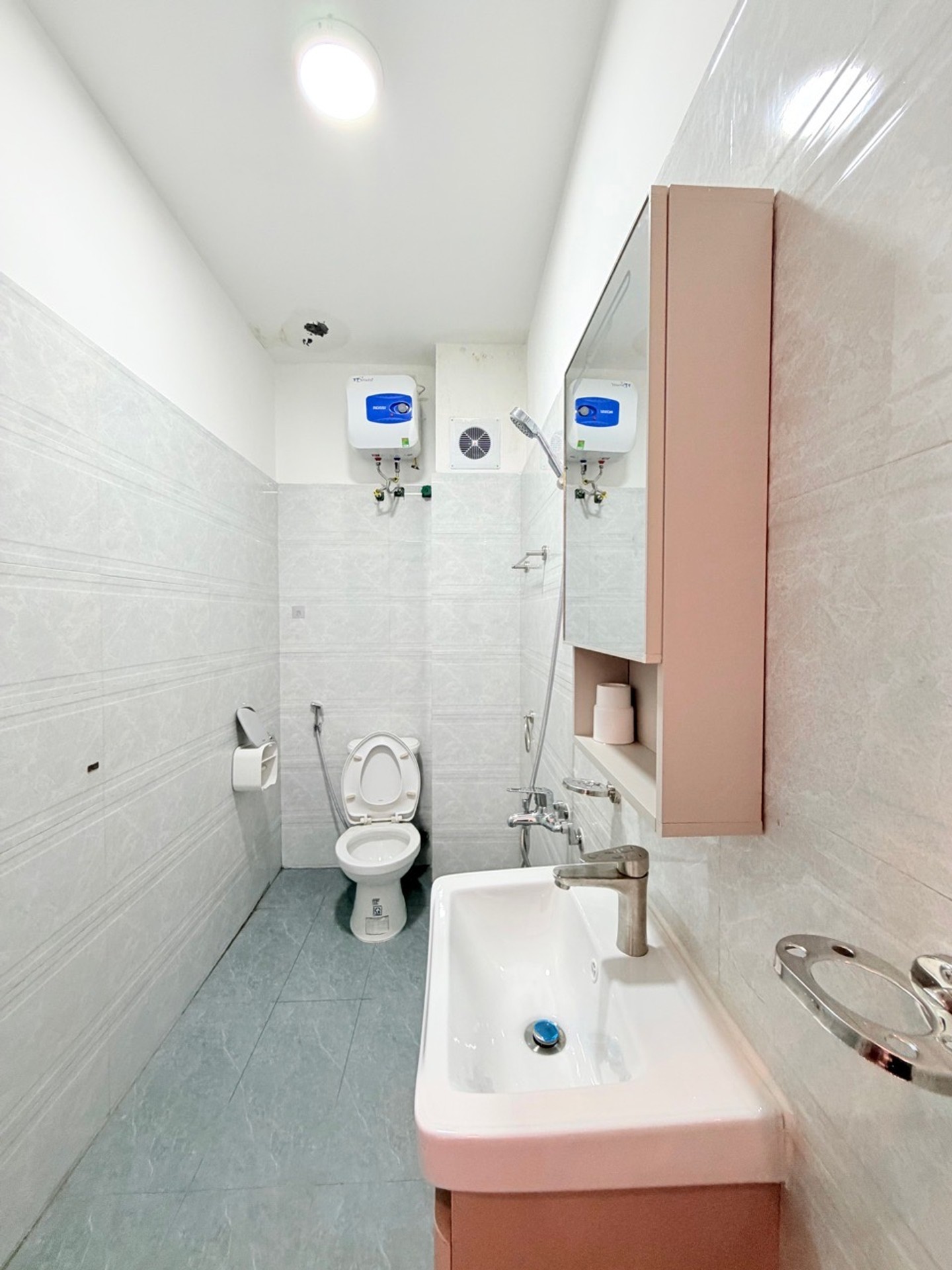Bán nhà Giáp Bát - diện tích 37m2 5 tầng - nhà dân xây, full nội thất đẹp - giá 9,99 tỷ