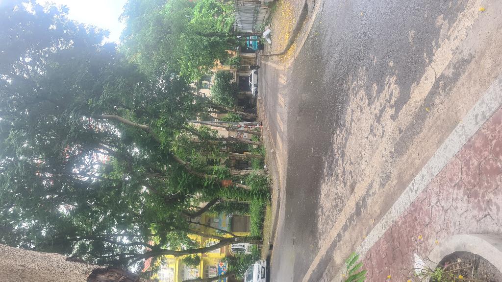 Bán nhà Bắc Linh Đàm - diện tích 108m2 6 tầng - Lô góc 3 mặt tiền - giá 45 tỷ