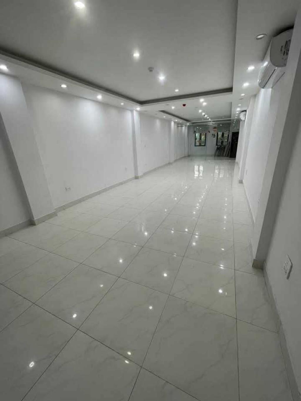 Bán nhà Nguyễn Trãi - diện tích 120m2 8 tầng - Ô tô tránh - giá 50 tỷ