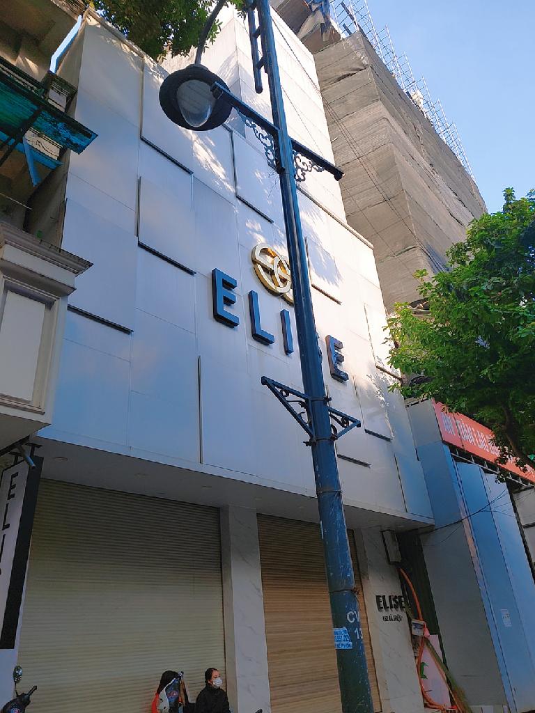 Bán nhà Bà Triệu - diện tích 256m2 4 tầng - Mặt phố Vip, mặt tiền khủng - giá 285 tỷ