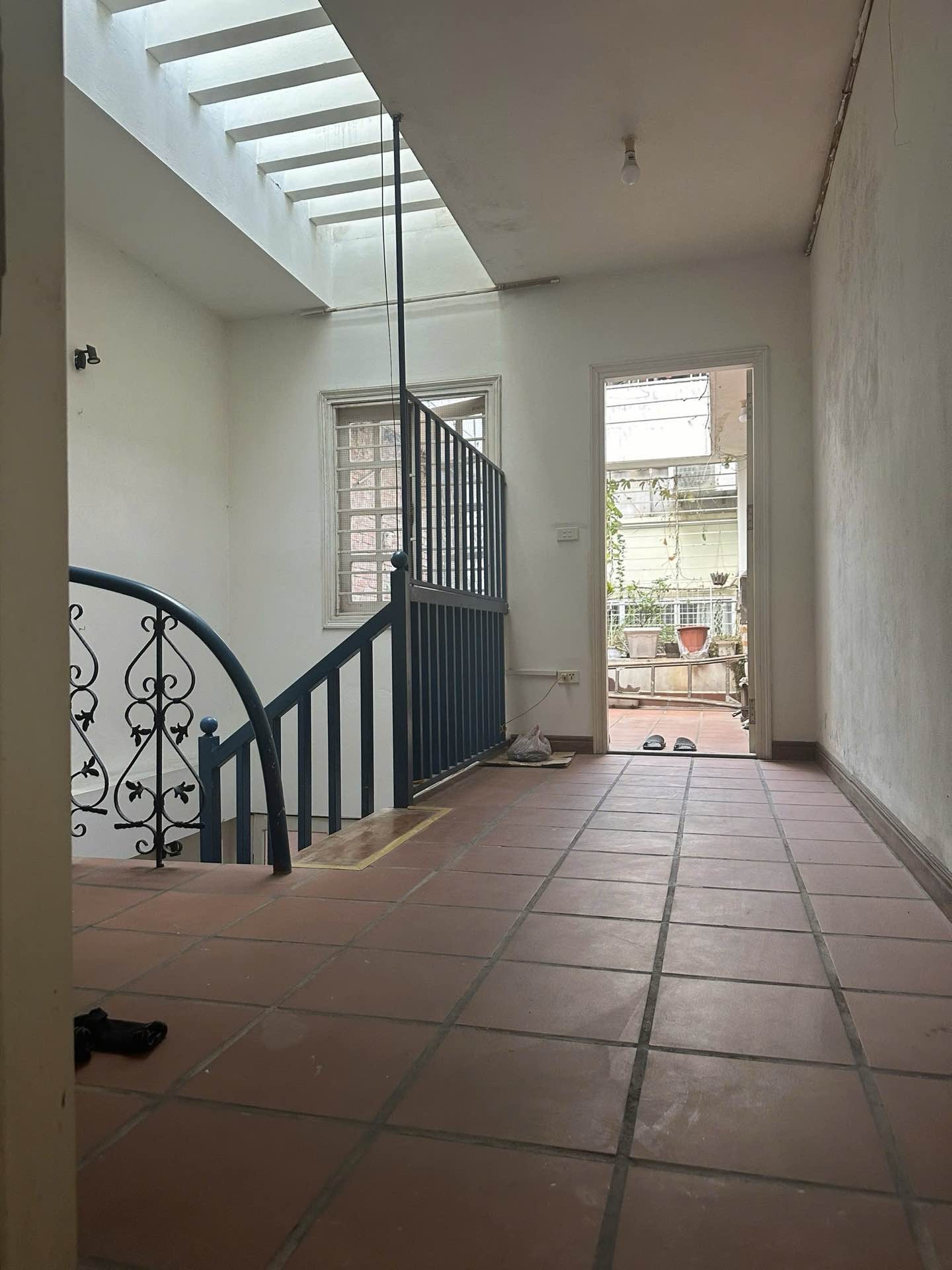 Bán nhà Nguyễn Cao - diện tích 45m2 4 tầng - ô tô tránh - giá 13,5 tỷ