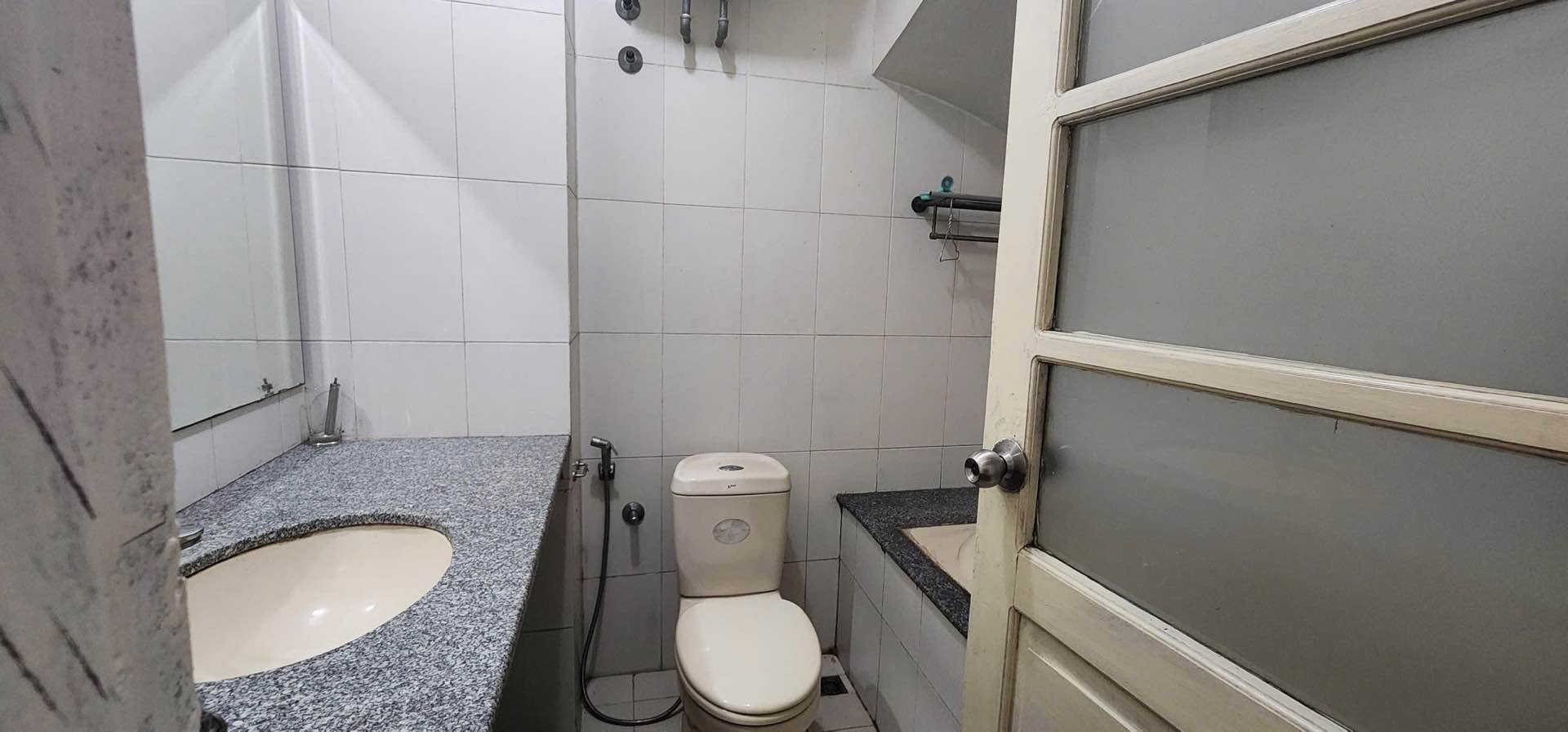 Bán nhà Nguyễn Cao - diện tích 45m2 4 tầng - ô tô tránh - giá 13,5 tỷ