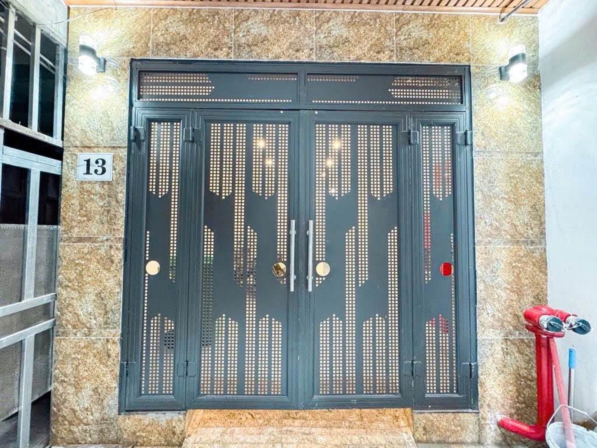 Bán nhà Kim Ngưu - diện tích 49m2 5 tầng - Nhà mới có thang máy - giá 10,6 tỷ