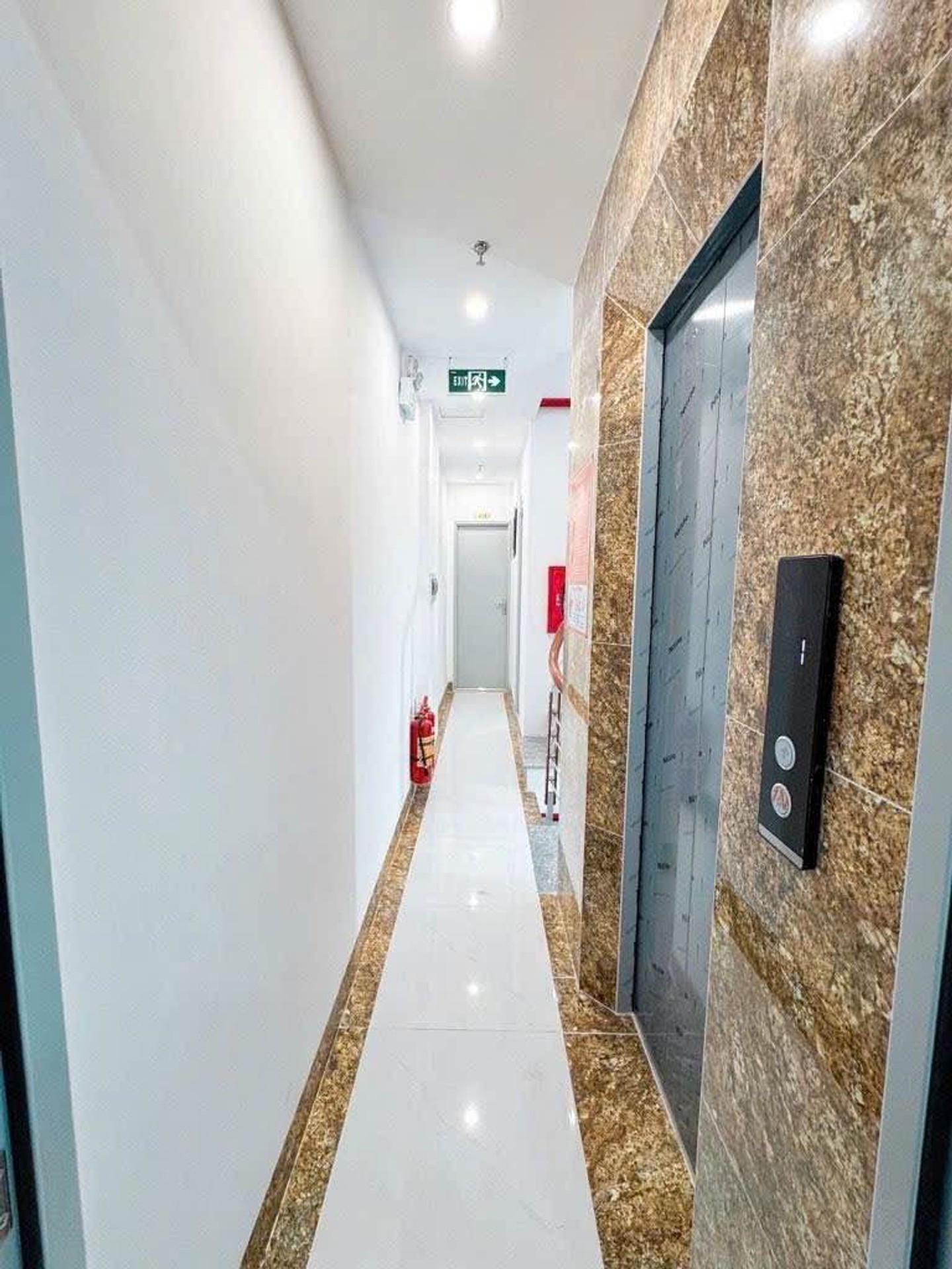 Bán nhà Kim Ngưu - diện tích 49m2 5 tầng - Nhà mới có thang máy - giá 10,6 tỷ